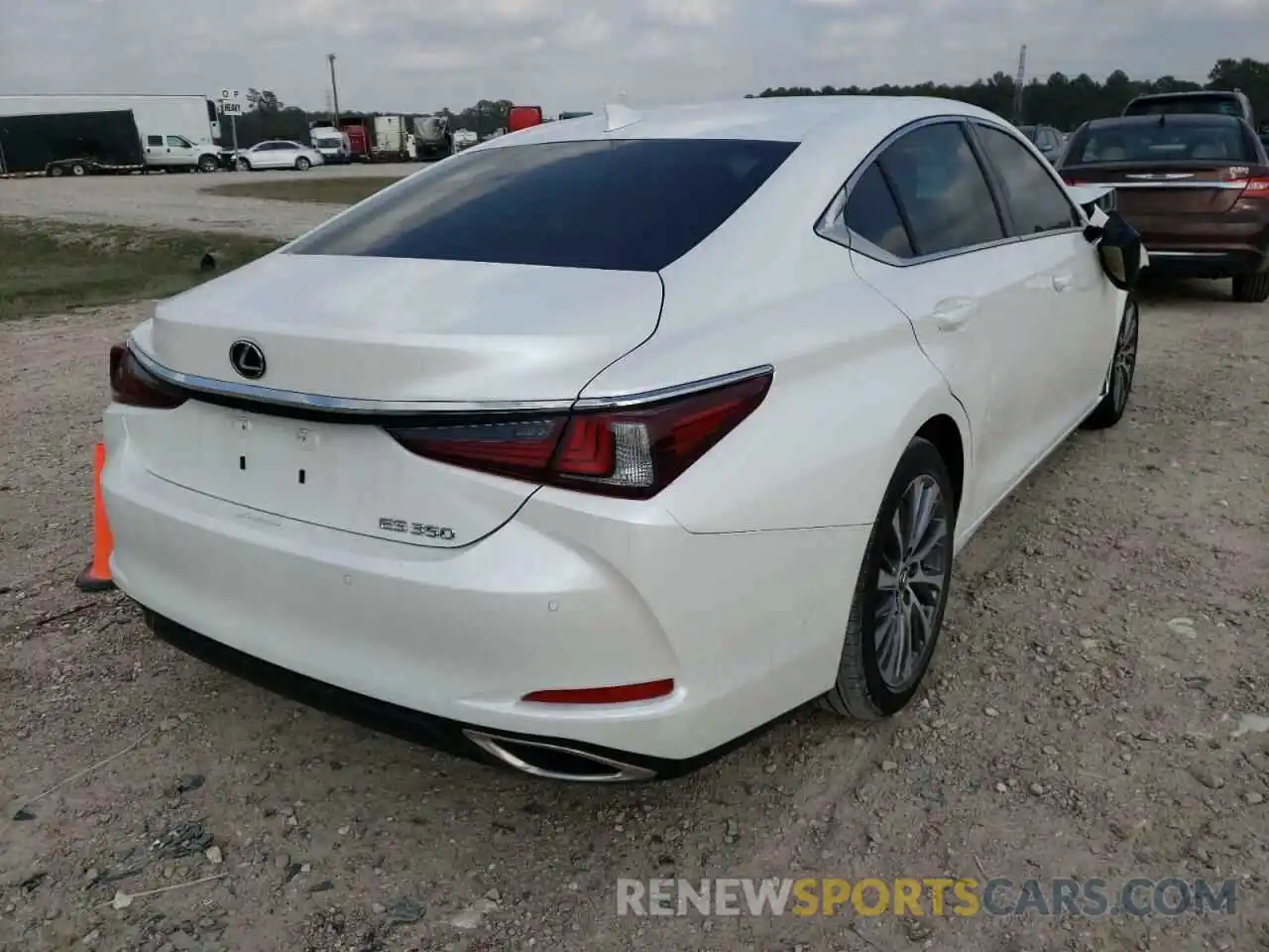 4 Photograph of a damaged car 58ABZ1B17KU010342 LEXUS ES350 2019