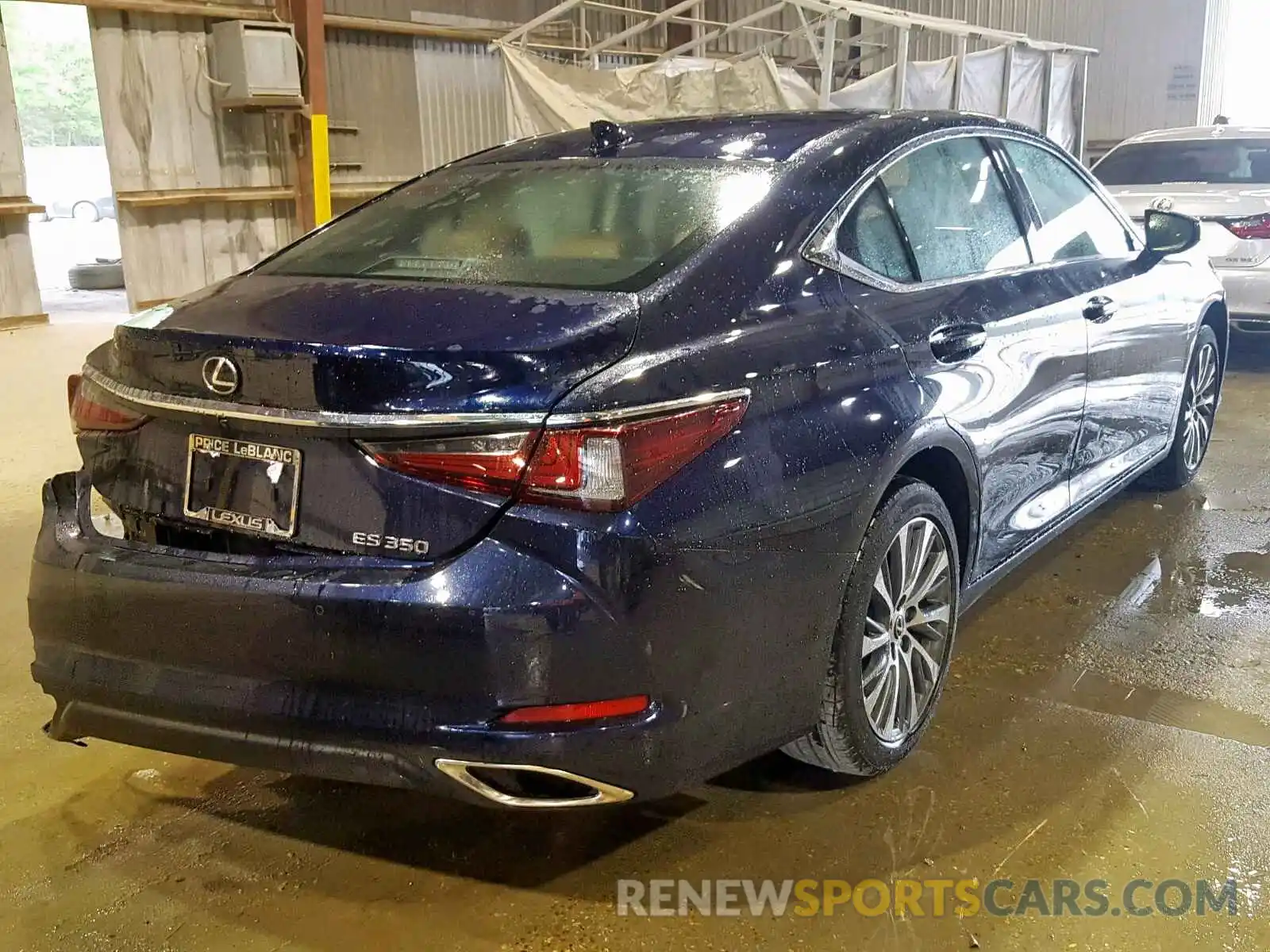 4 Photograph of a damaged car 58ABZ1B17KU015055 LEXUS ES350 2019