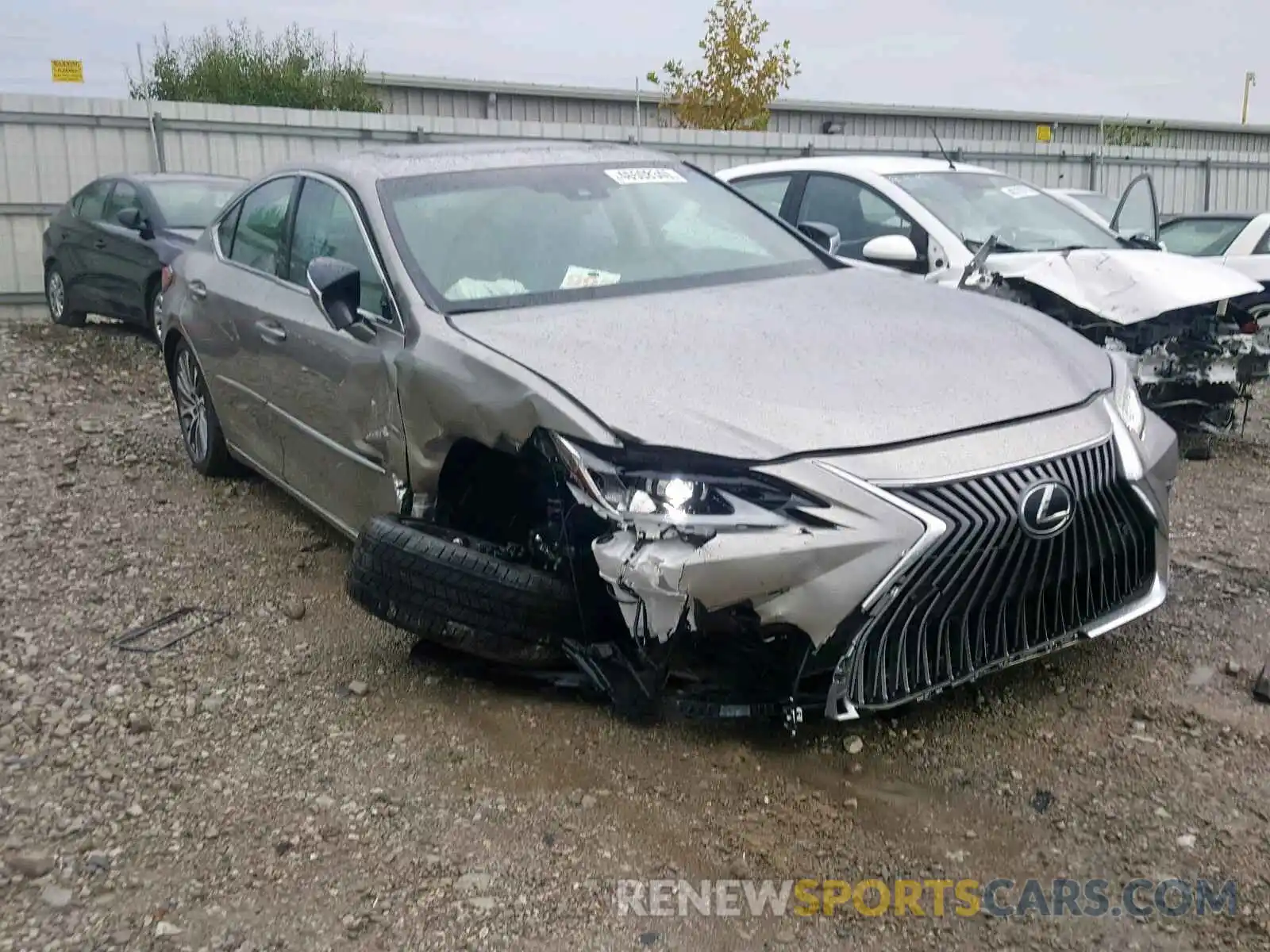 1 Photograph of a damaged car 58ABZ1B17KU015184 LEXUS ES350 2019