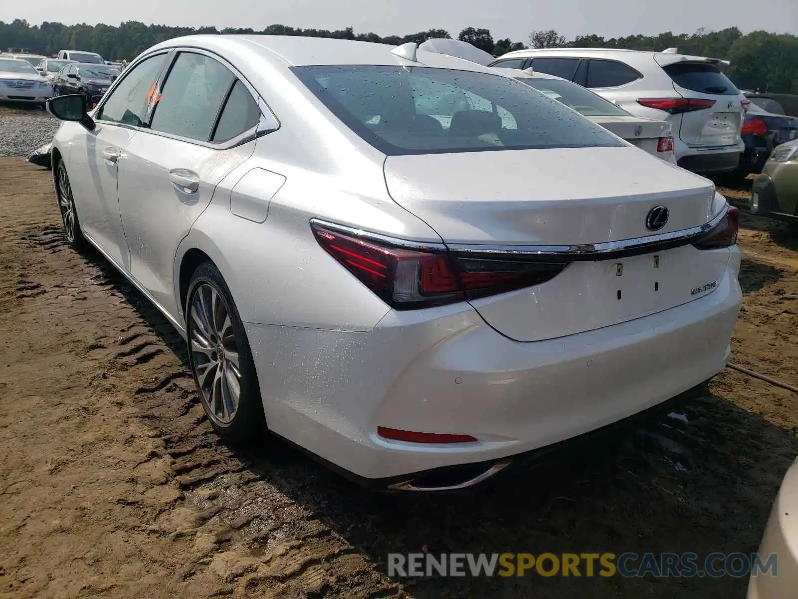 3 Photograph of a damaged car 58ABZ1B17KU015203 LEXUS ES350 2019