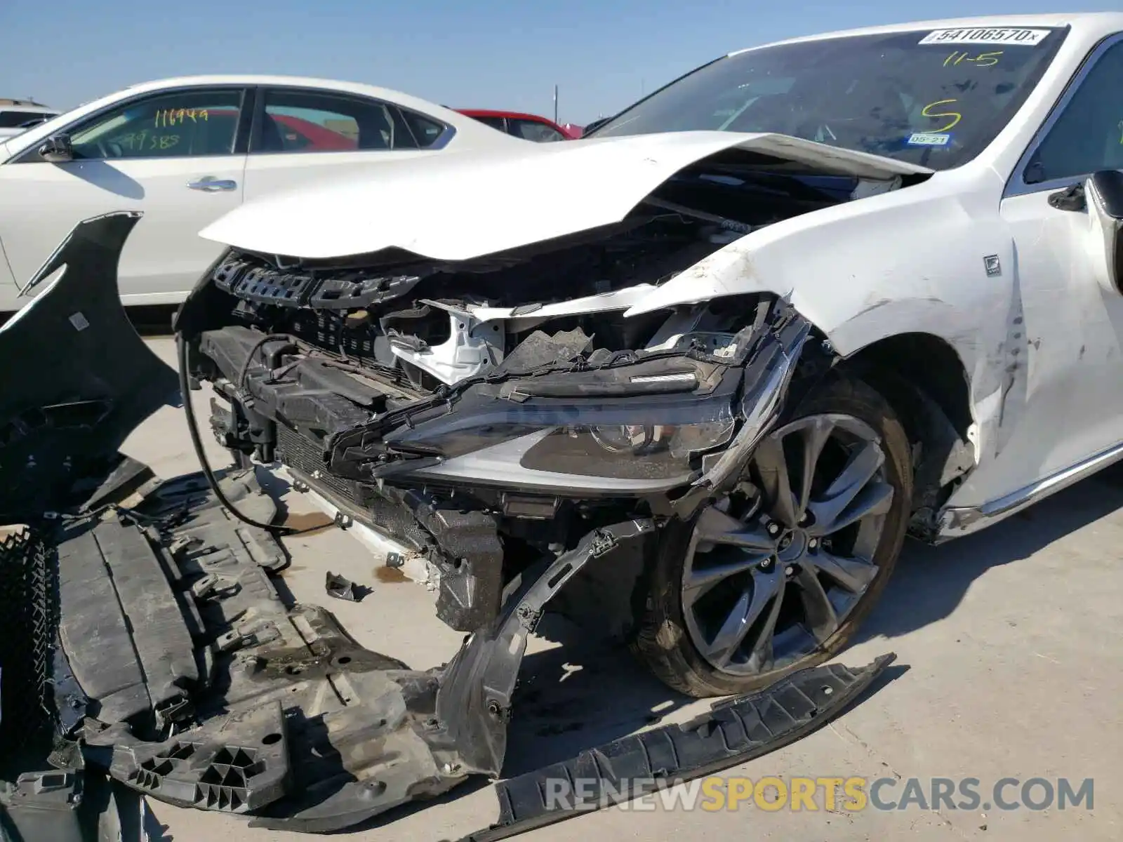 9 Photograph of a damaged car 58ABZ1B17KU015234 LEXUS ES350 2019