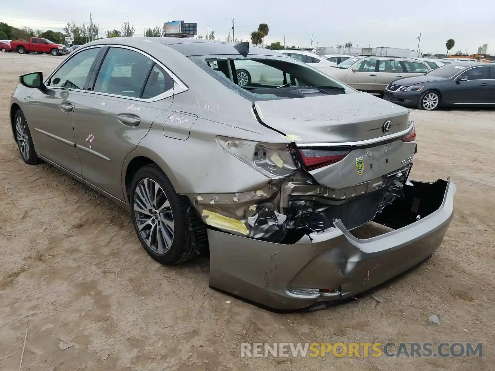 3 Photograph of a damaged car 58ABZ1B17KU022409 LEXUS ES350 2019