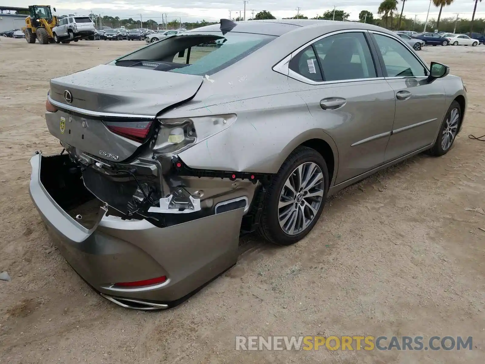 4 Photograph of a damaged car 58ABZ1B17KU022409 LEXUS ES350 2019