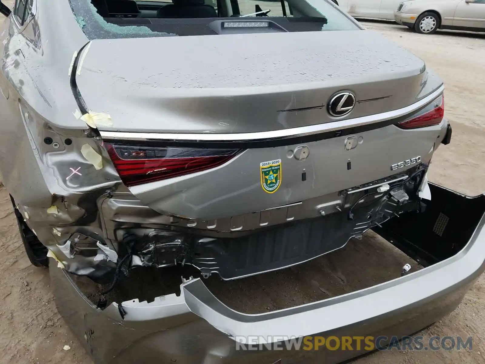 9 Photograph of a damaged car 58ABZ1B17KU022409 LEXUS ES350 2019