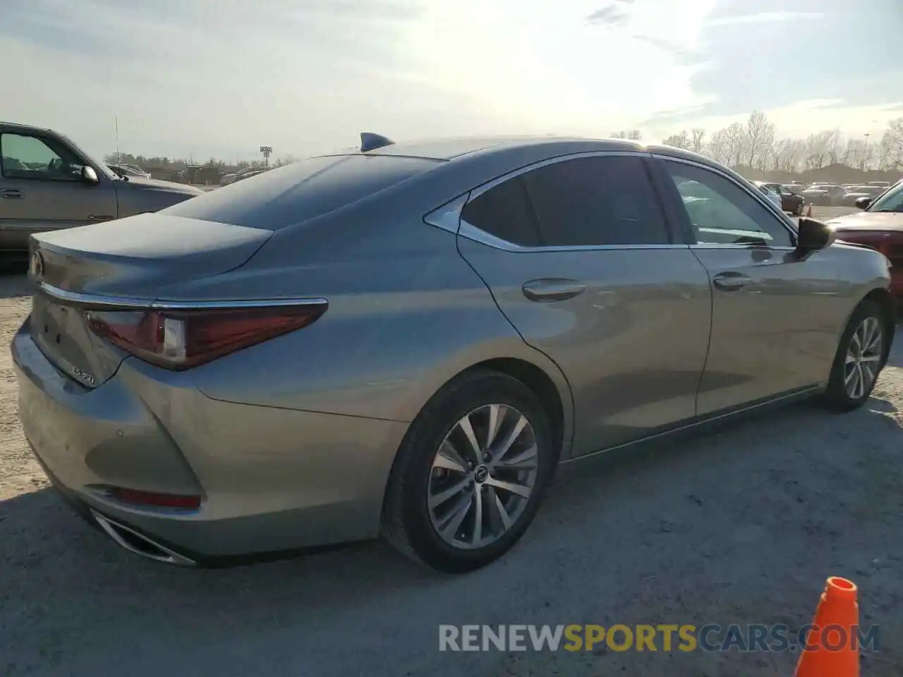 3 Photograph of a damaged car 58ABZ1B17KU022751 LEXUS ES350 2019