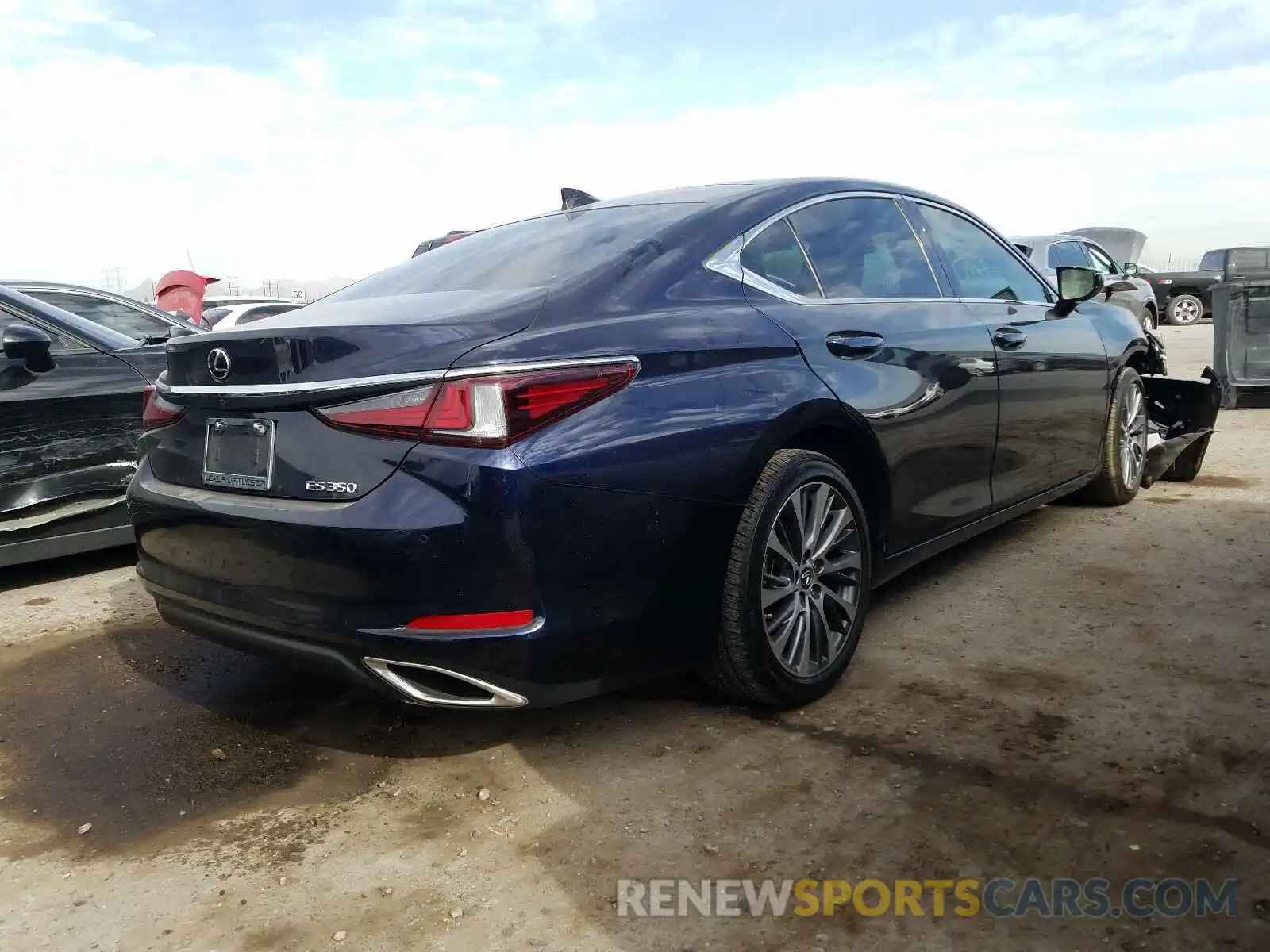 4 Photograph of a damaged car 58ABZ1B17KU025133 LEXUS ES350 2019