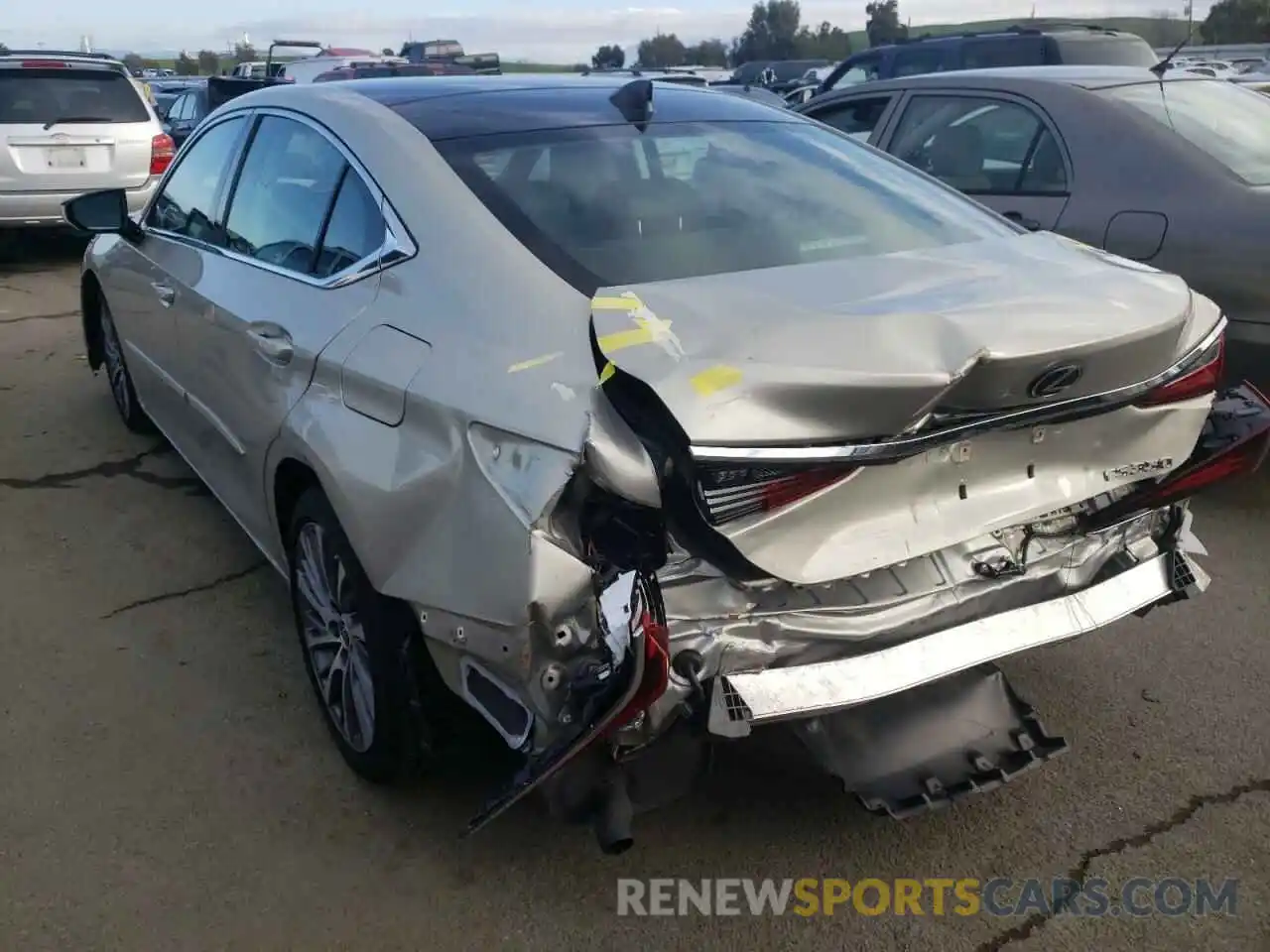 3 Photograph of a damaged car 58ABZ1B17KU028260 LEXUS ES350 2019