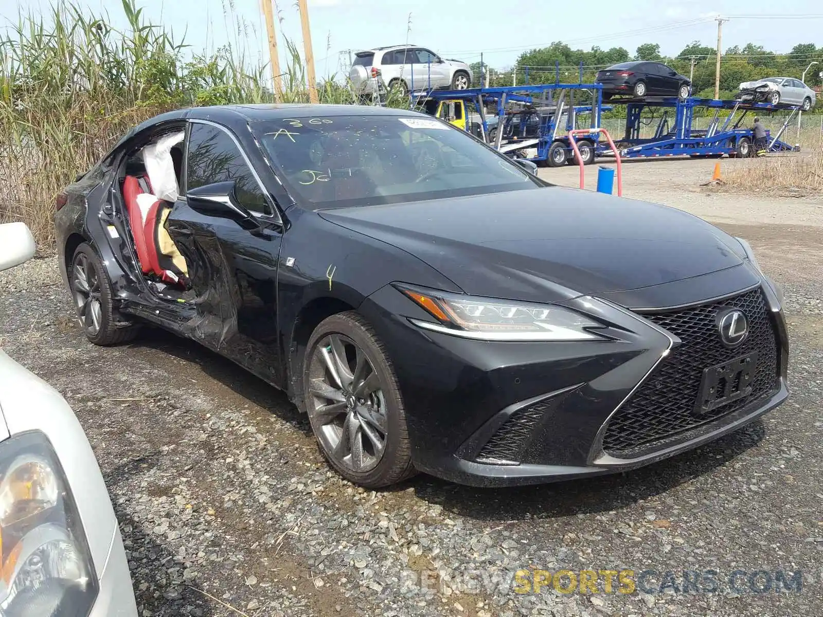 1 Photograph of a damaged car 58ABZ1B17KU033670 LEXUS ES350 2019