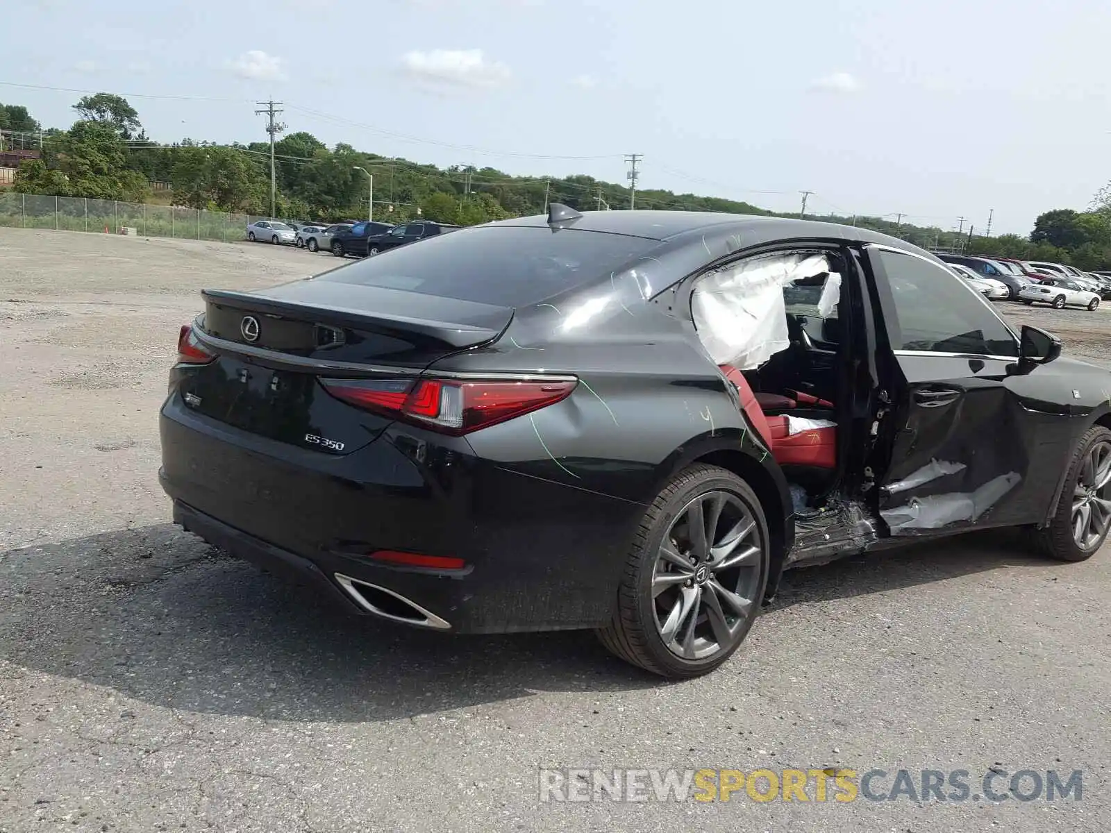 4 Photograph of a damaged car 58ABZ1B17KU033670 LEXUS ES350 2019