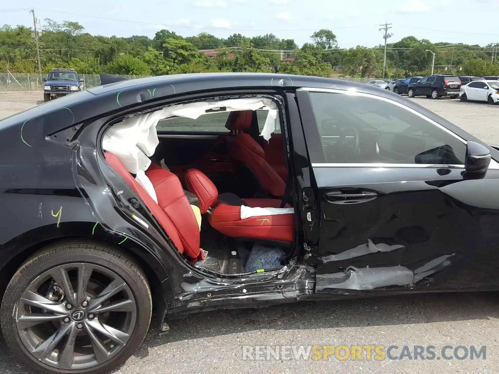 9 Photograph of a damaged car 58ABZ1B17KU033670 LEXUS ES350 2019