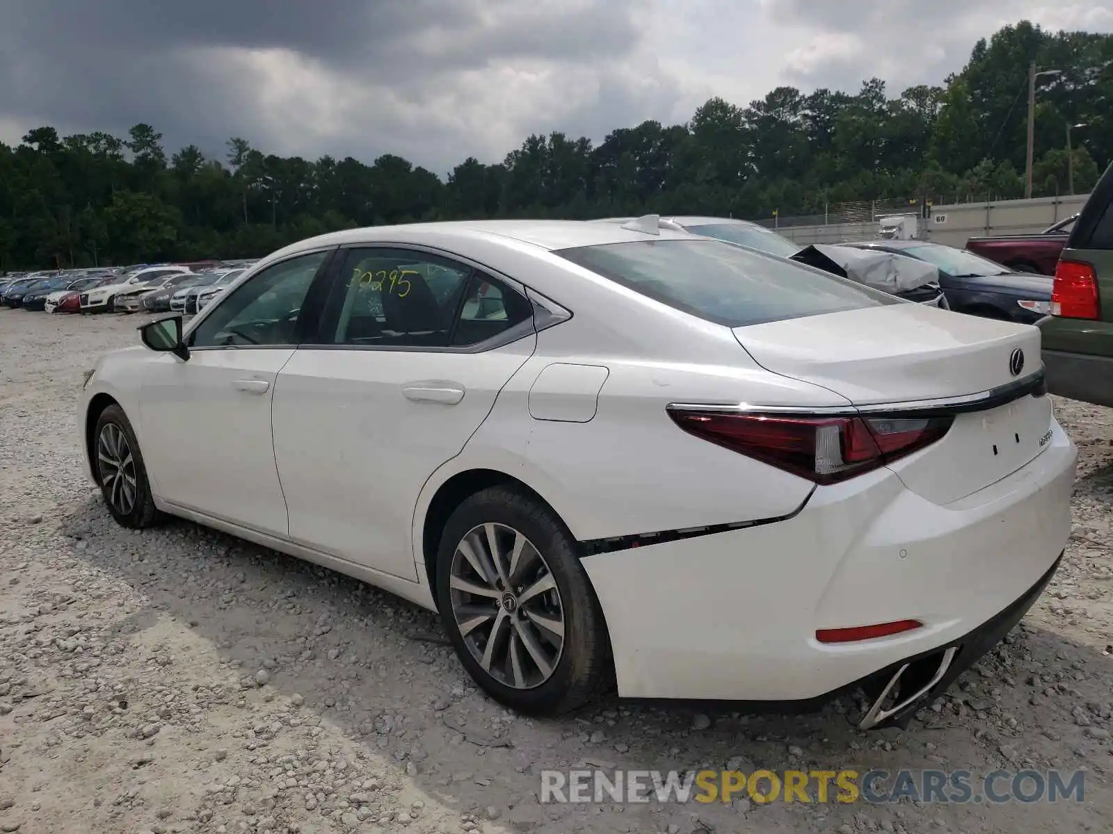 3 Photograph of a damaged car 58ABZ1B17KU036052 LEXUS ES350 2019