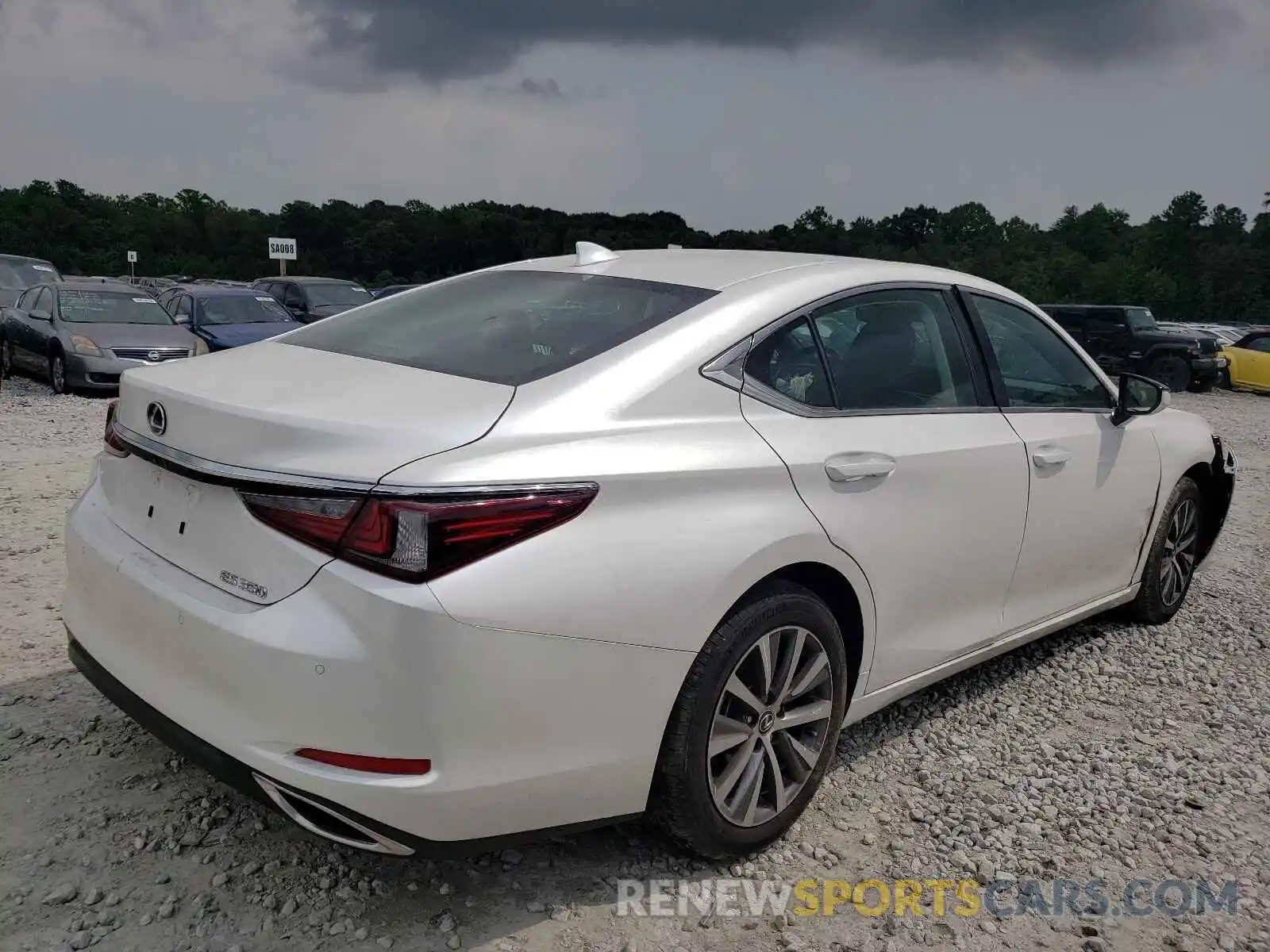 4 Photograph of a damaged car 58ABZ1B17KU036052 LEXUS ES350 2019