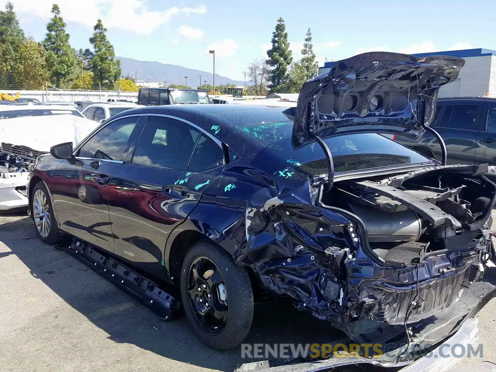 3 Photograph of a damaged car 58ABZ1B17KU039498 LEXUS ES350 2019