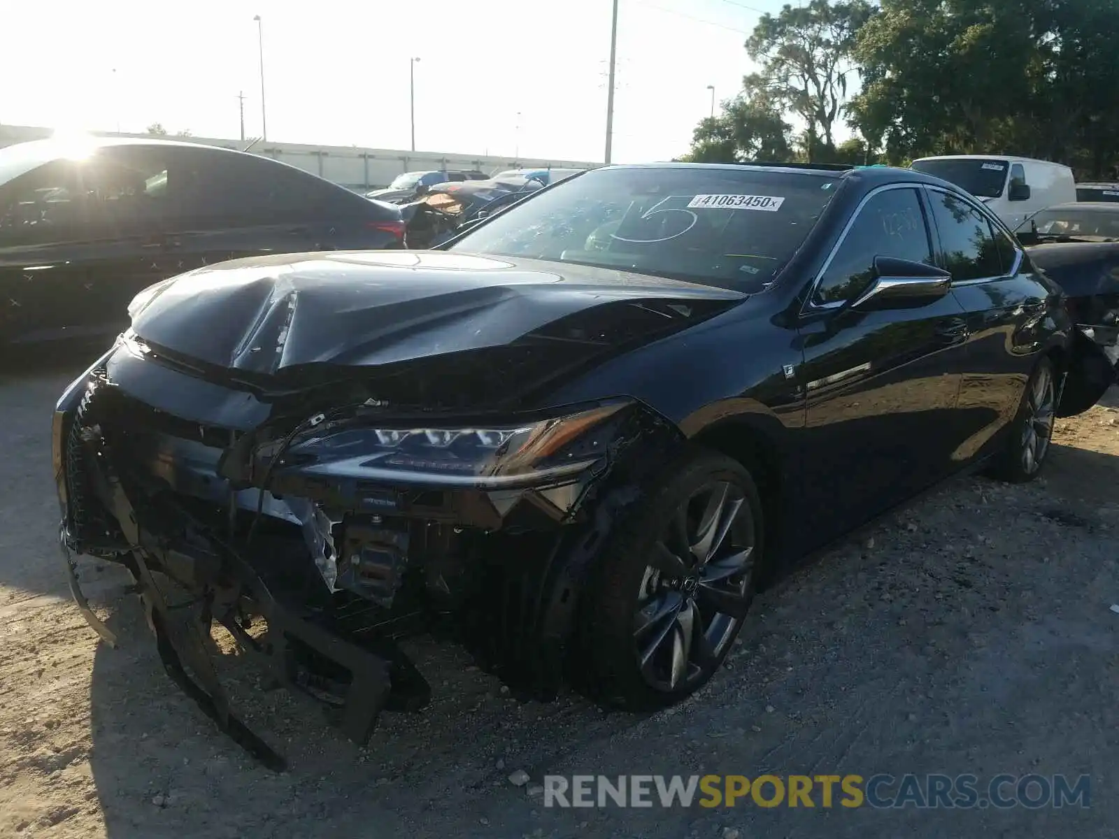 2 Photograph of a damaged car 58ABZ1B17KU039579 LEXUS ES350 2019