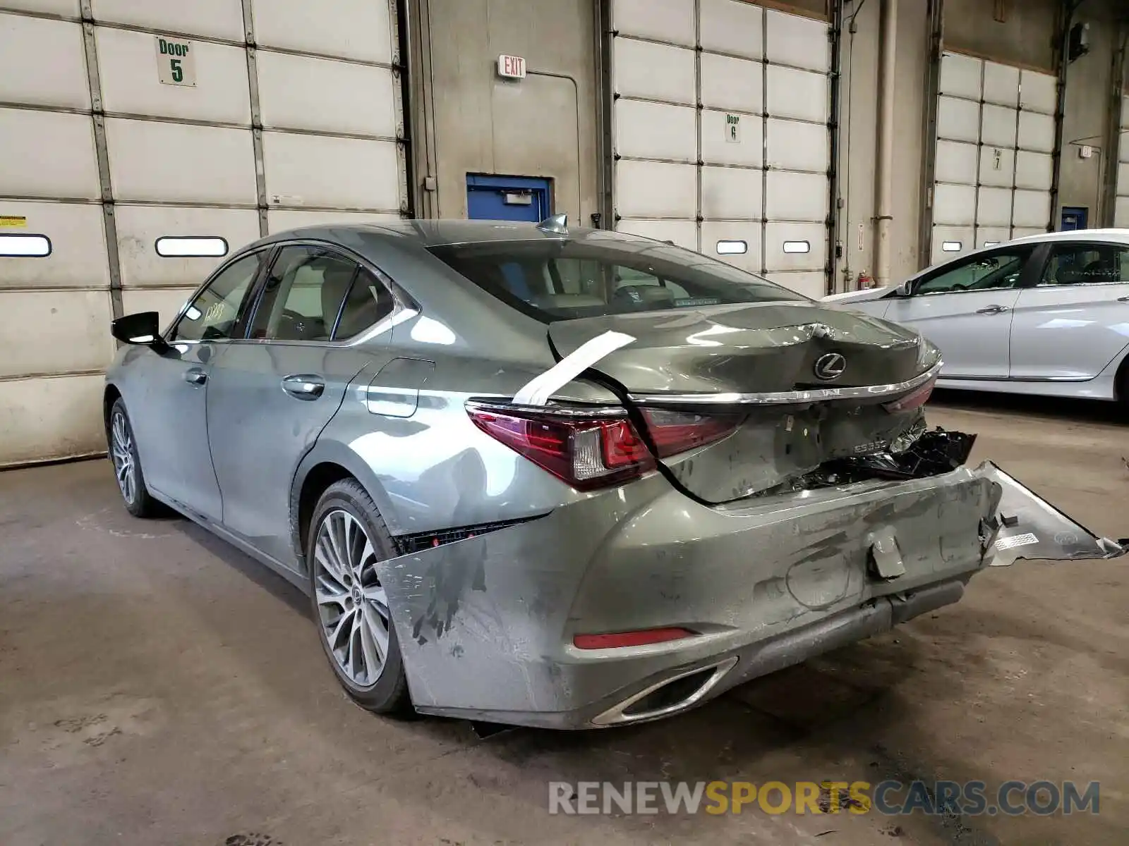 3 Photograph of a damaged car 58ABZ1B17KU040943 LEXUS ES350 2019