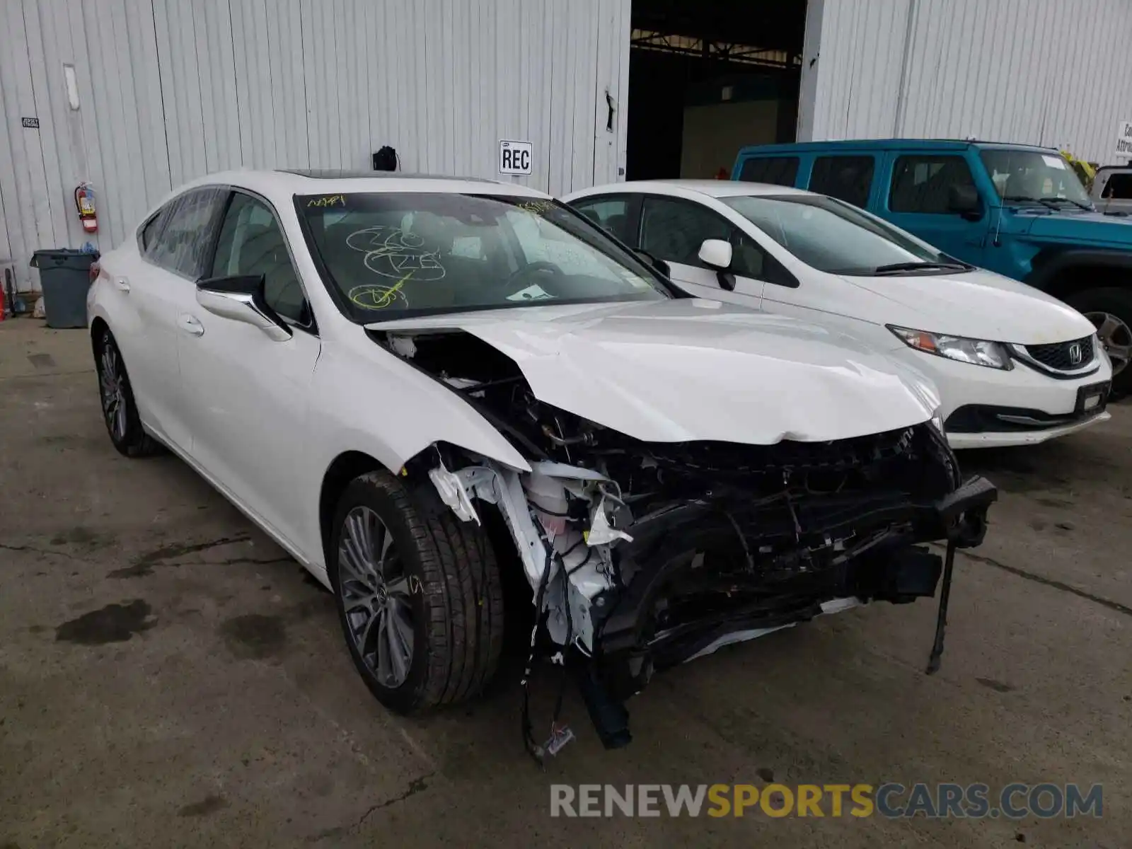 1 Photograph of a damaged car 58ABZ1B17KU042403 LEXUS ES350 2019