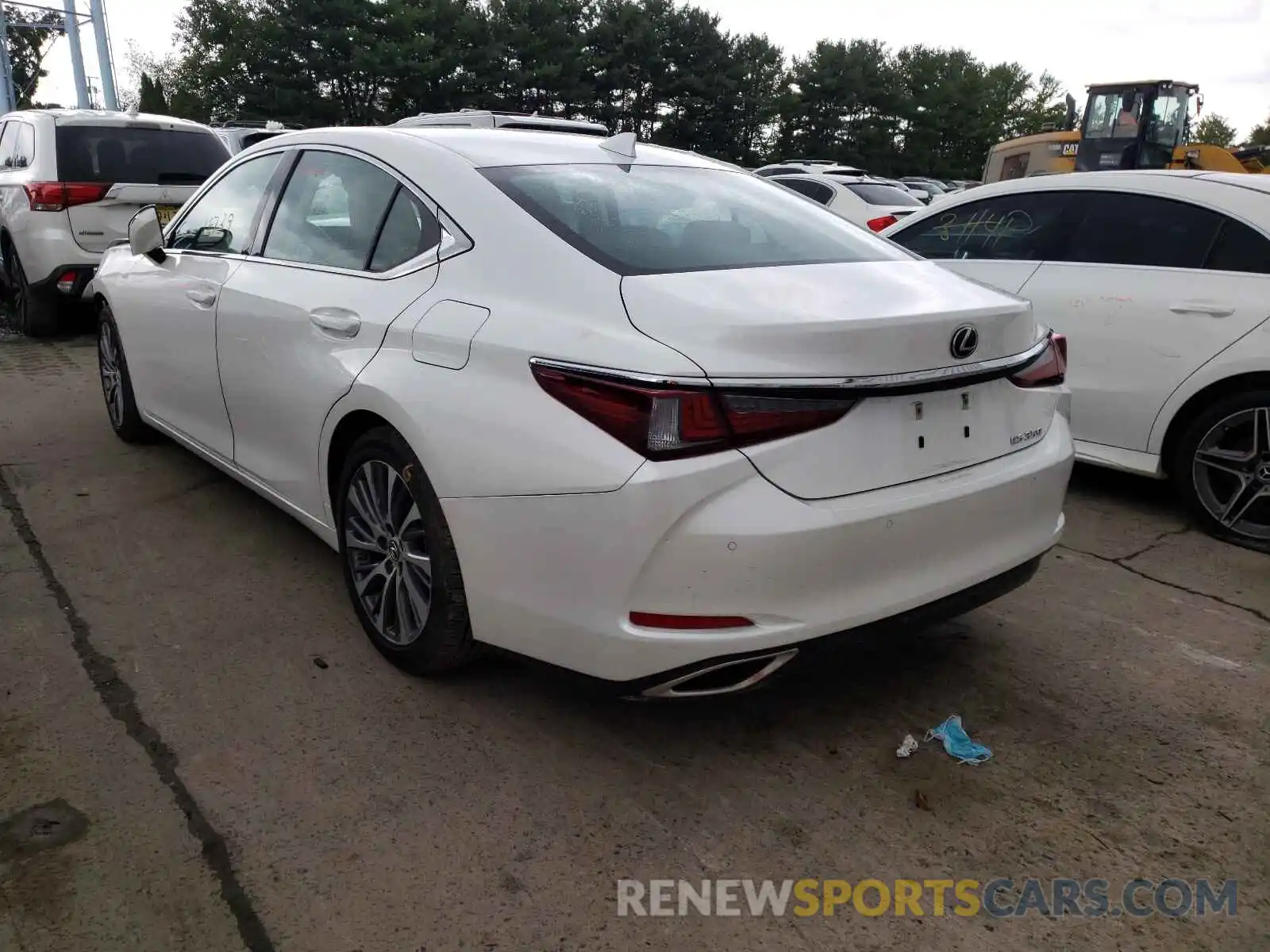 3 Photograph of a damaged car 58ABZ1B17KU042403 LEXUS ES350 2019