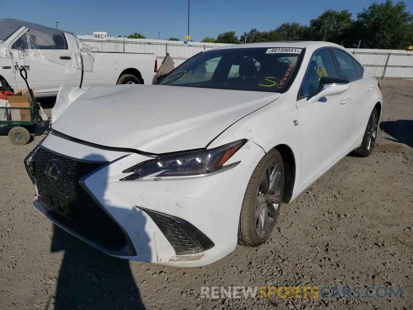 2 Photograph of a damaged car 58ABZ1B17KU048623 LEXUS ES350 2019