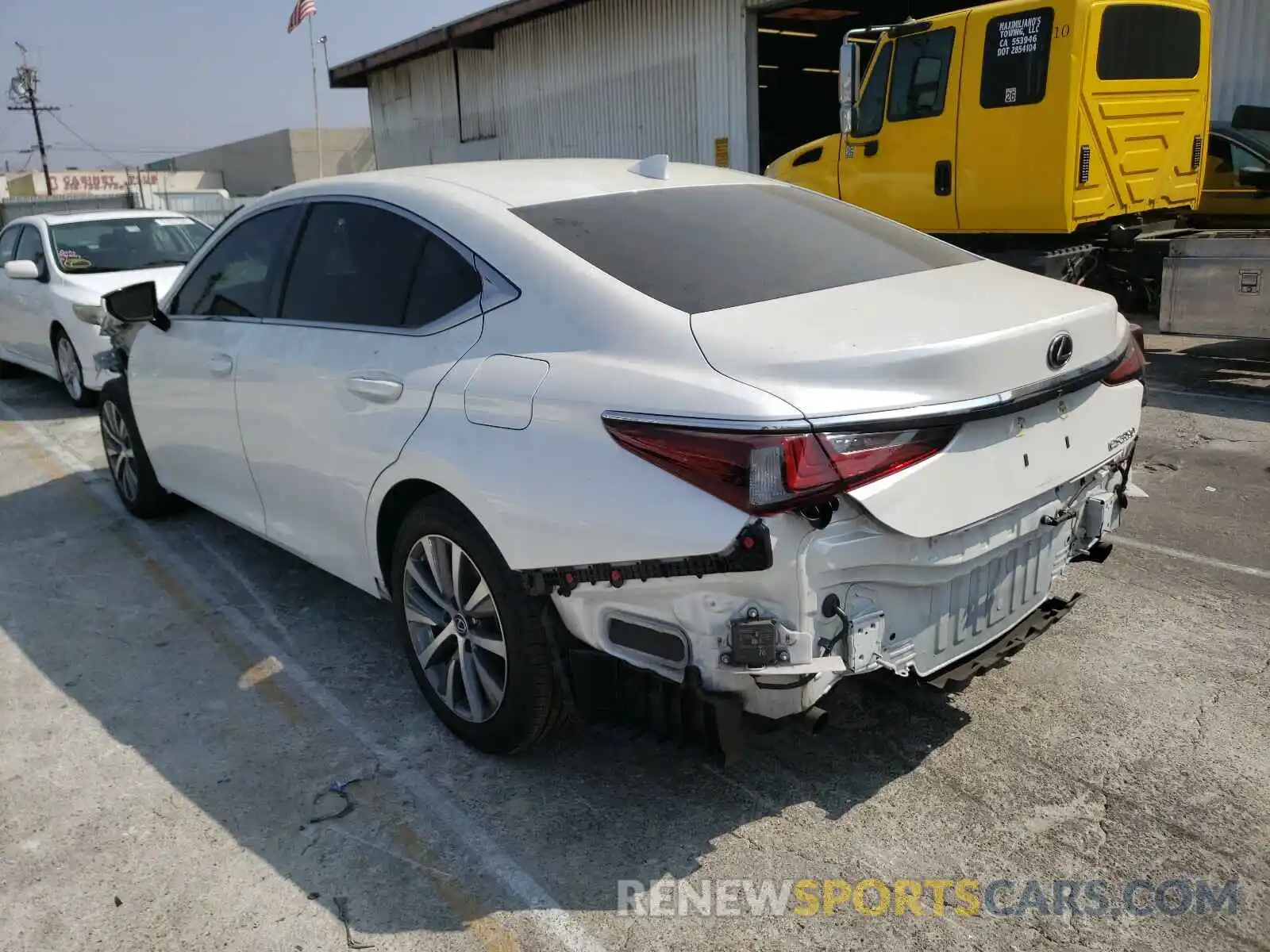 3 Photograph of a damaged car 58ABZ1B17KU049738 LEXUS ES350 2019