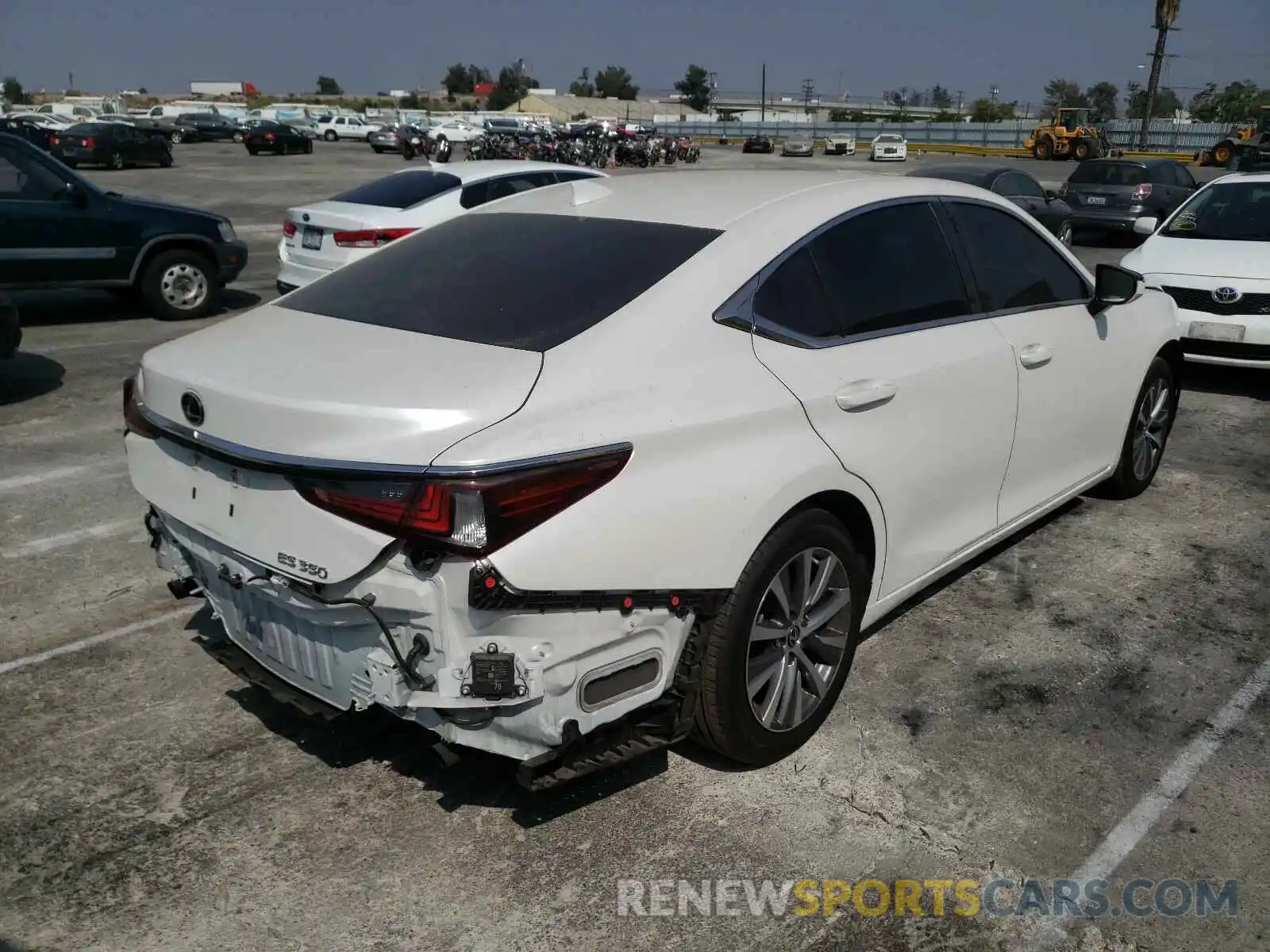 4 Photograph of a damaged car 58ABZ1B17KU049738 LEXUS ES350 2019