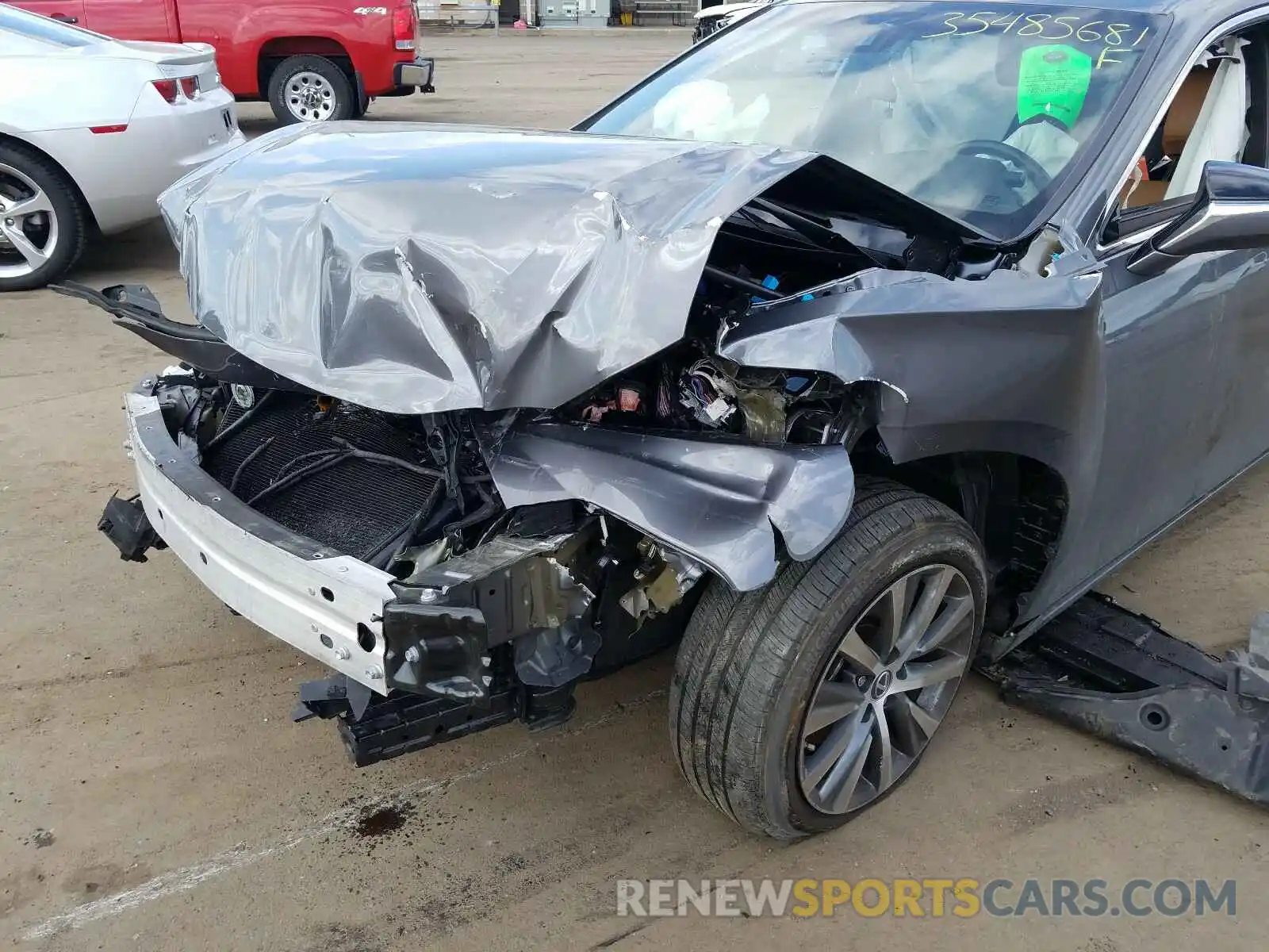 9 Photograph of a damaged car 58ABZ1B18KU001715 LEXUS ES350 2019