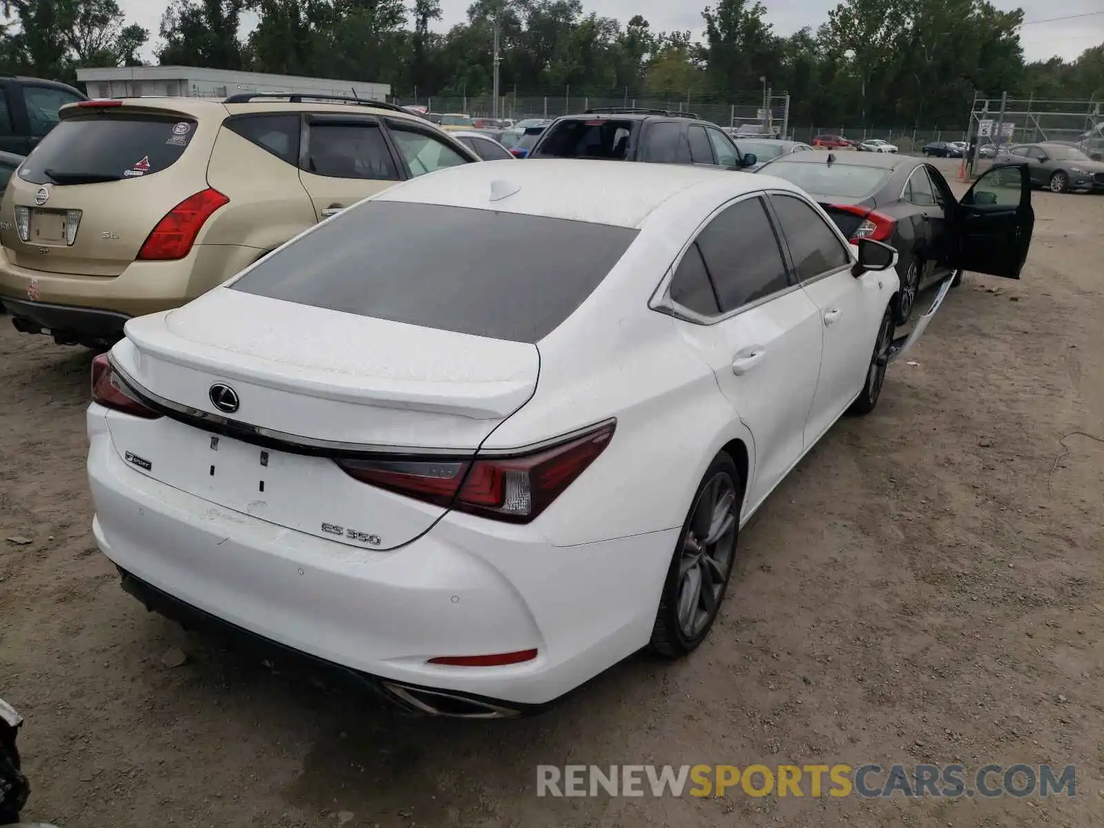 4 Photograph of a damaged car 58ABZ1B18KU002282 LEXUS ES350 2019