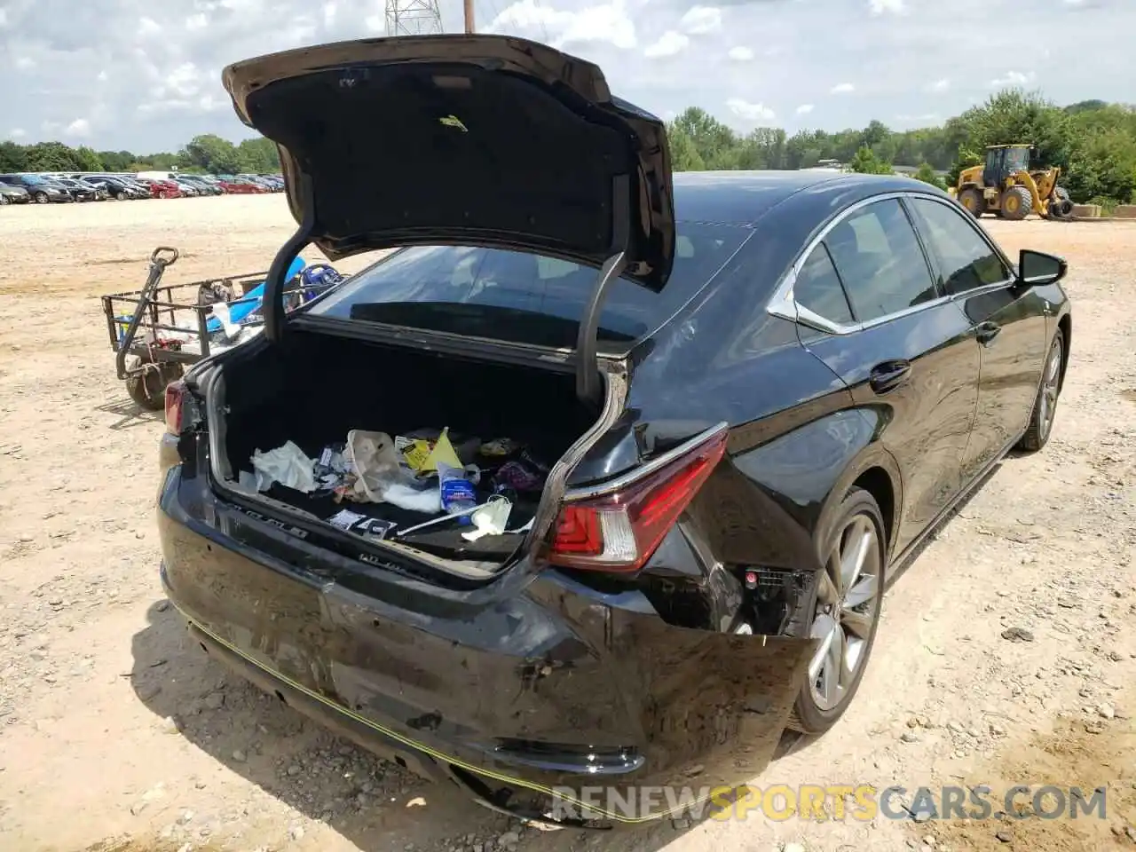 4 Photograph of a damaged car 58ABZ1B18KU002444 LEXUS ES350 2019