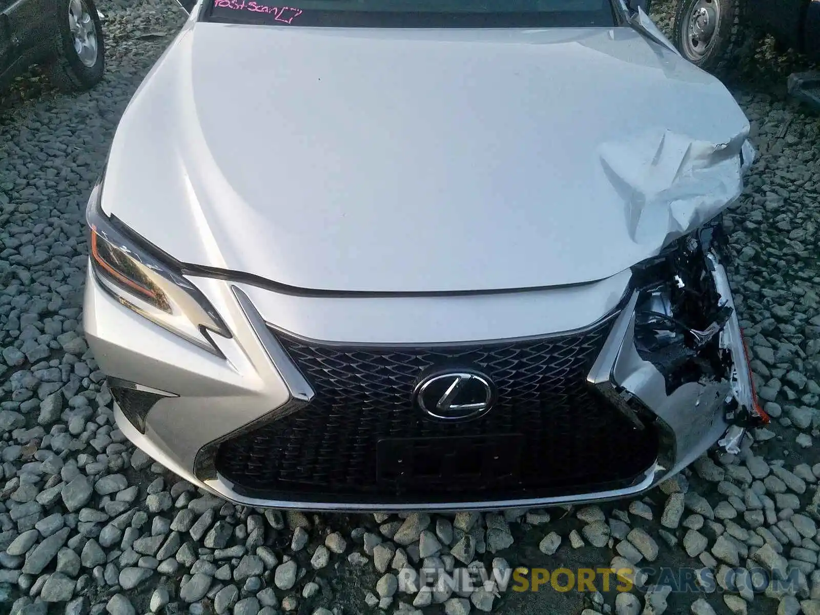 7 Photograph of a damaged car 58ABZ1B18KU002606 LEXUS ES350 2019