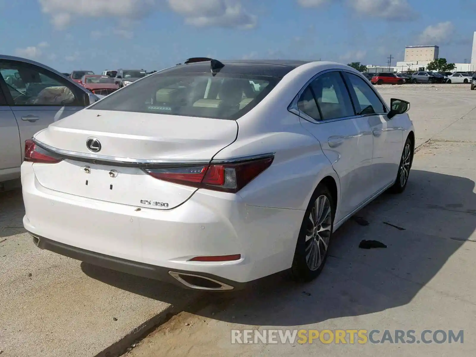 4 Photograph of a damaged car 58ABZ1B18KU003447 LEXUS ES350 2019