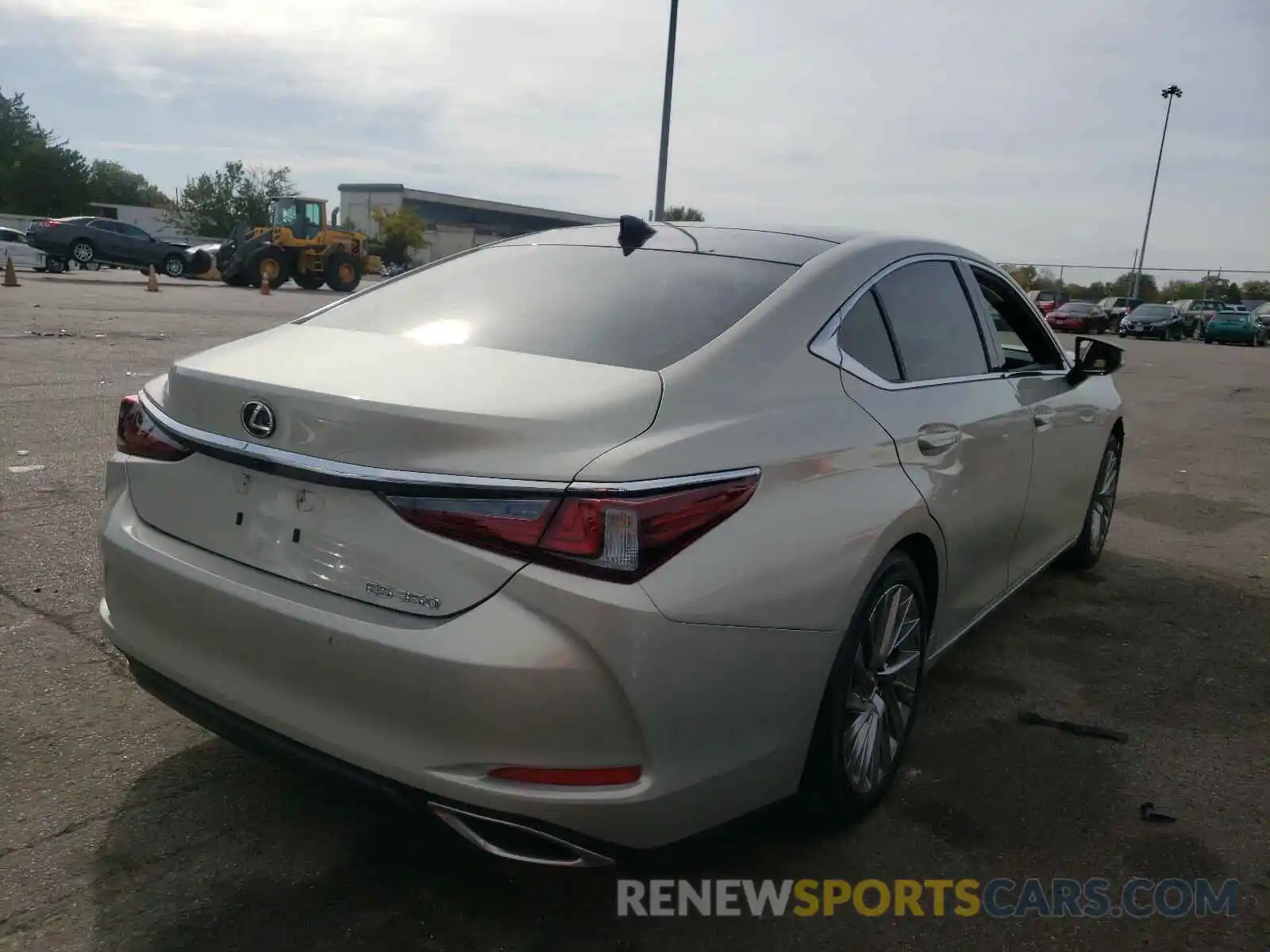 4 Photograph of a damaged car 58ABZ1B18KU006123 LEXUS ES350 2019