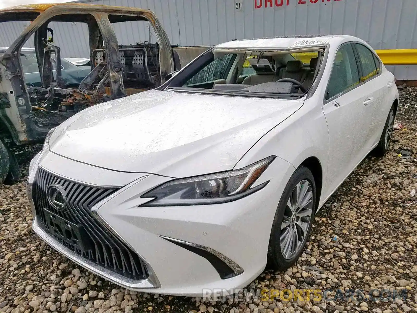 2 Photograph of a damaged car 58ABZ1B18KU006994 LEXUS ES350 2019