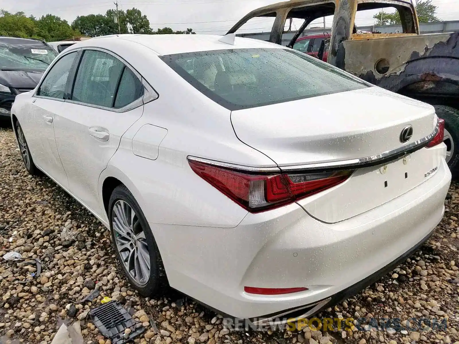 3 Photograph of a damaged car 58ABZ1B18KU006994 LEXUS ES350 2019