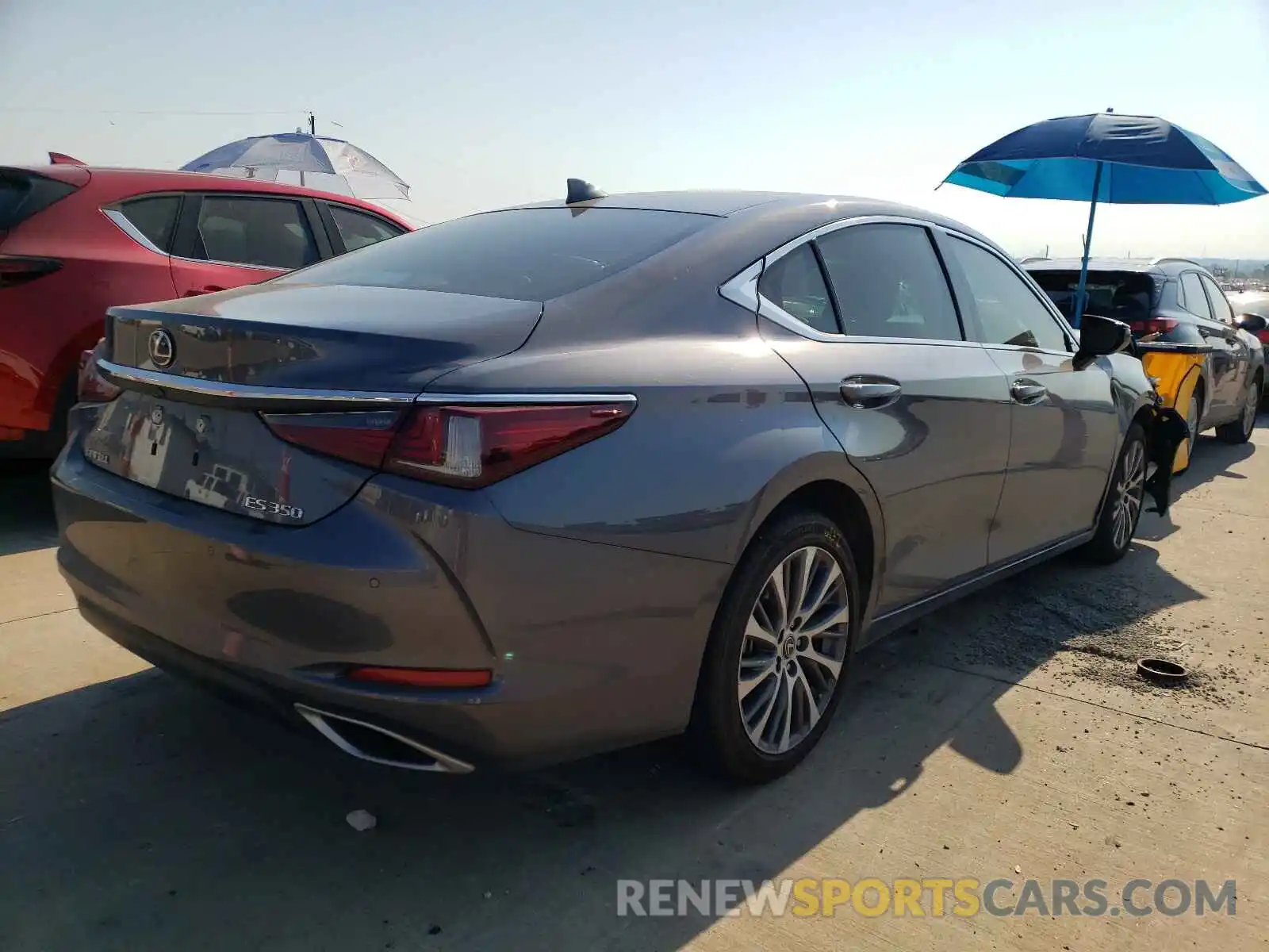 4 Photograph of a damaged car 58ABZ1B18KU007272 LEXUS ES350 2019