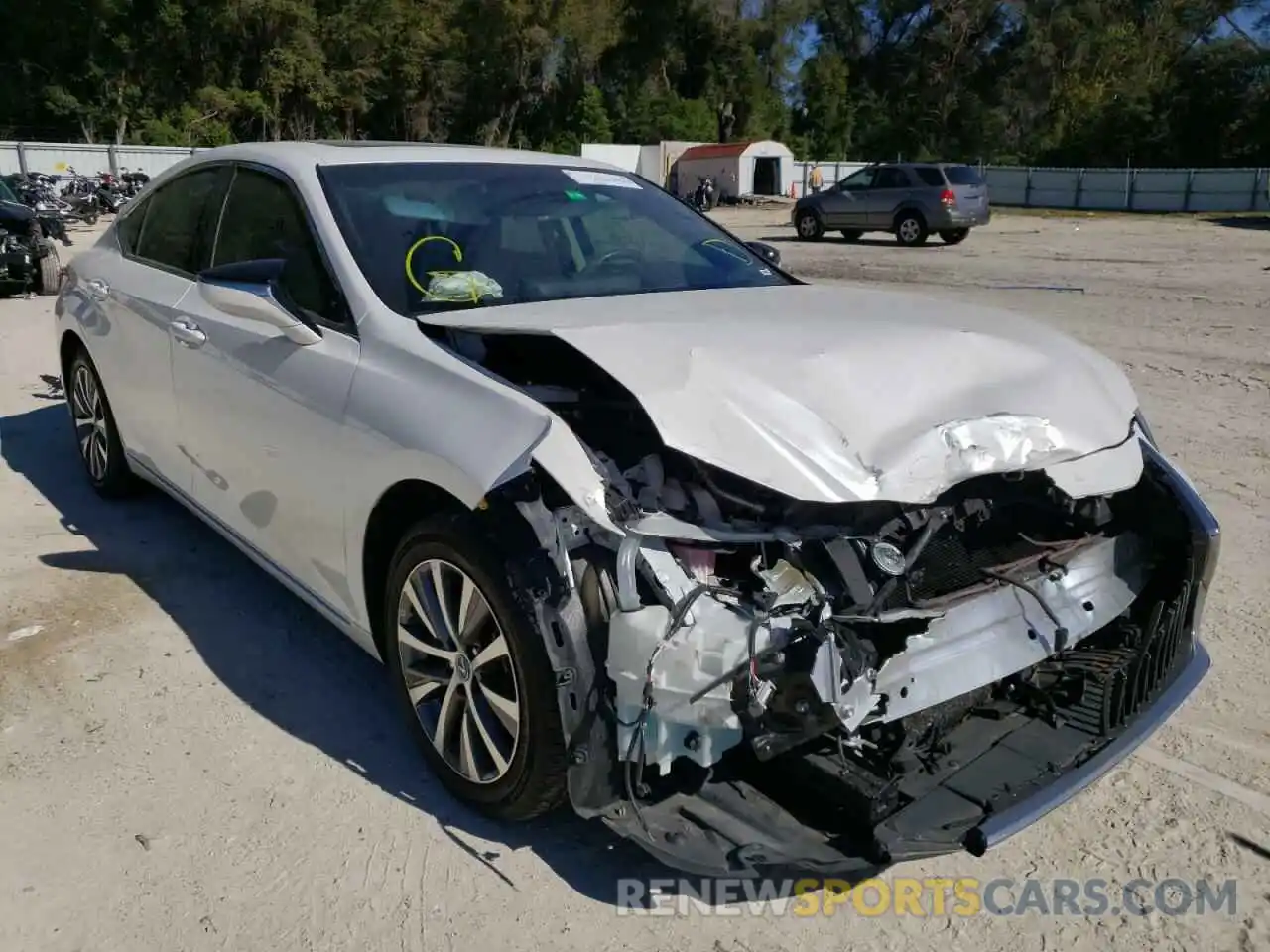 1 Photograph of a damaged car 58ABZ1B18KU007577 LEXUS ES350 2019