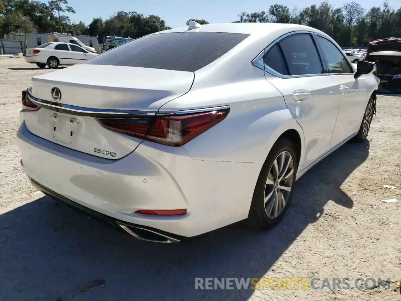 4 Photograph of a damaged car 58ABZ1B18KU007577 LEXUS ES350 2019