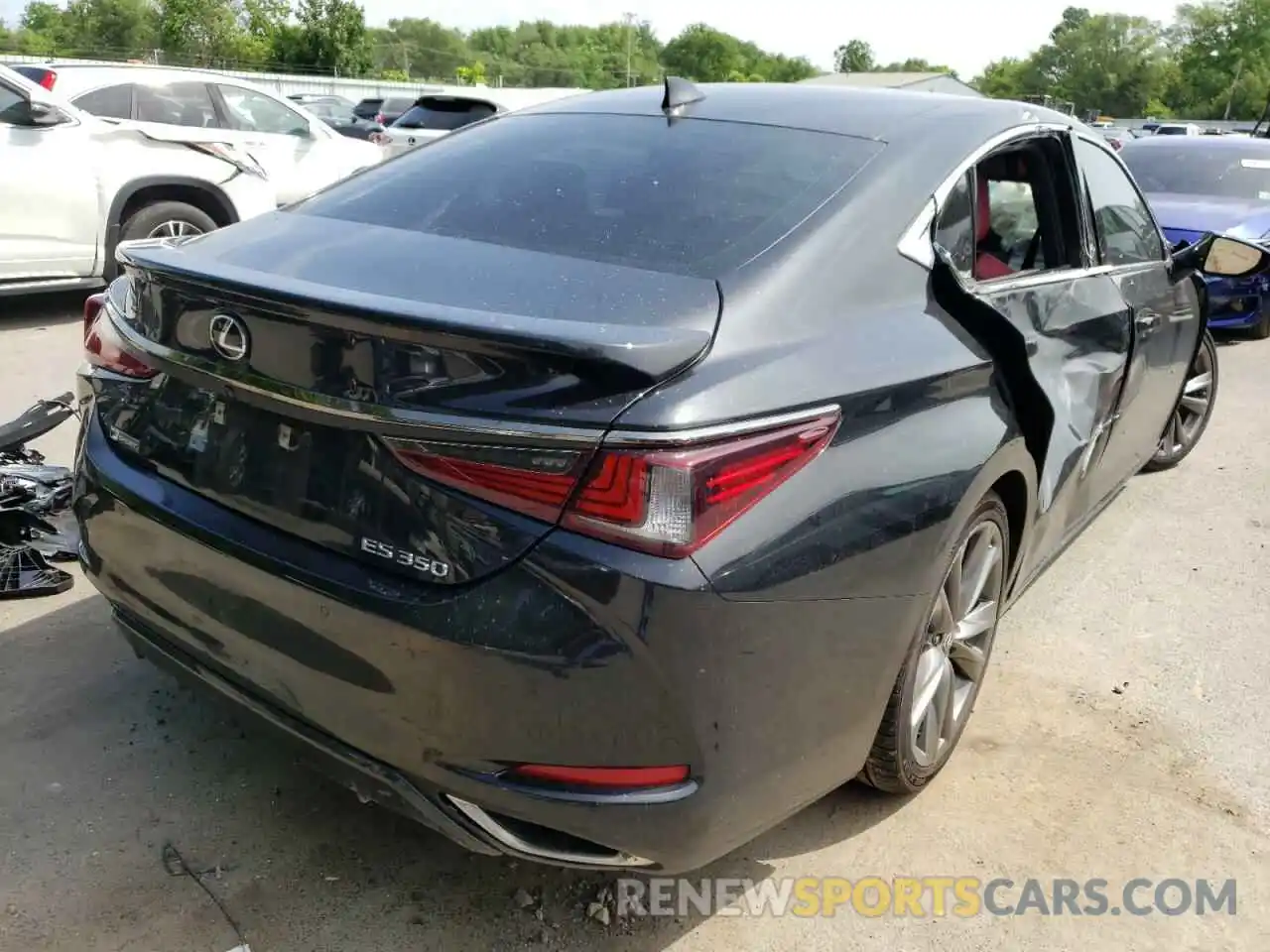 4 Photograph of a damaged car 58ABZ1B18KU007661 LEXUS ES350 2019