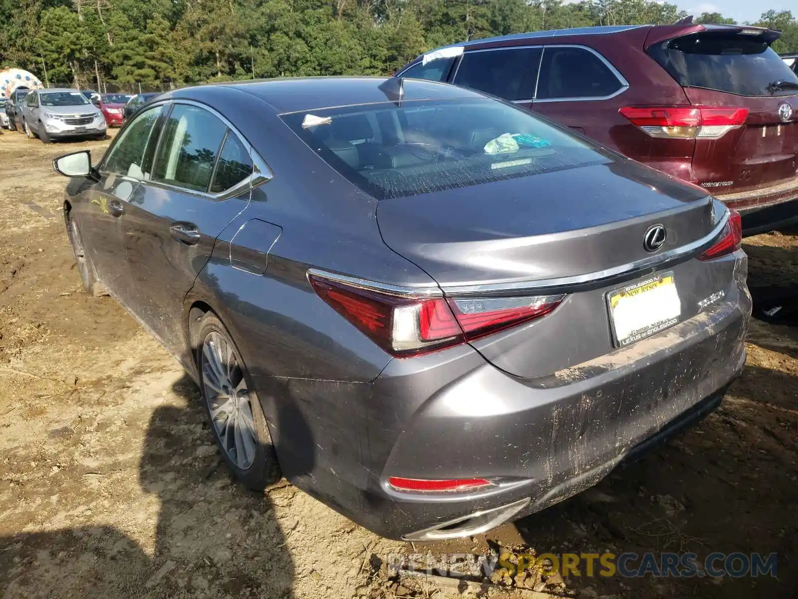 3 Photograph of a damaged car 58ABZ1B18KU008230 LEXUS ES350 2019