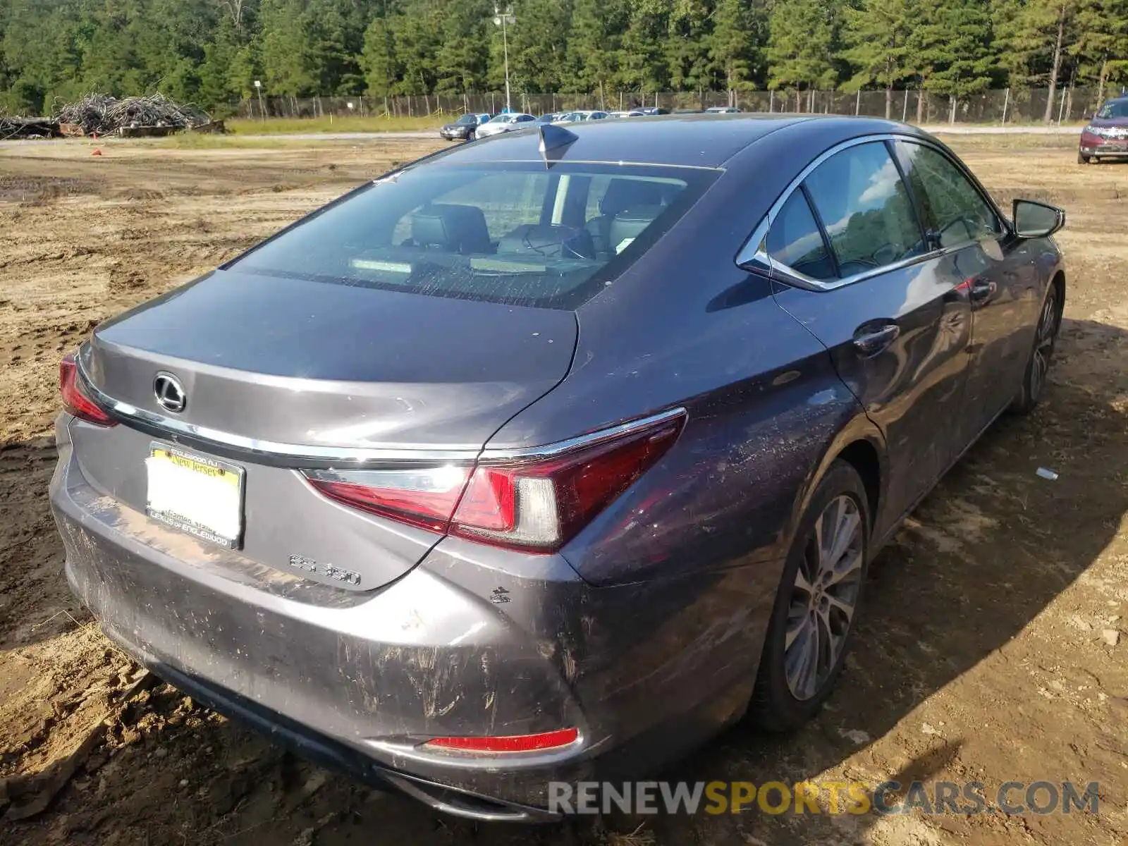 4 Photograph of a damaged car 58ABZ1B18KU008230 LEXUS ES350 2019