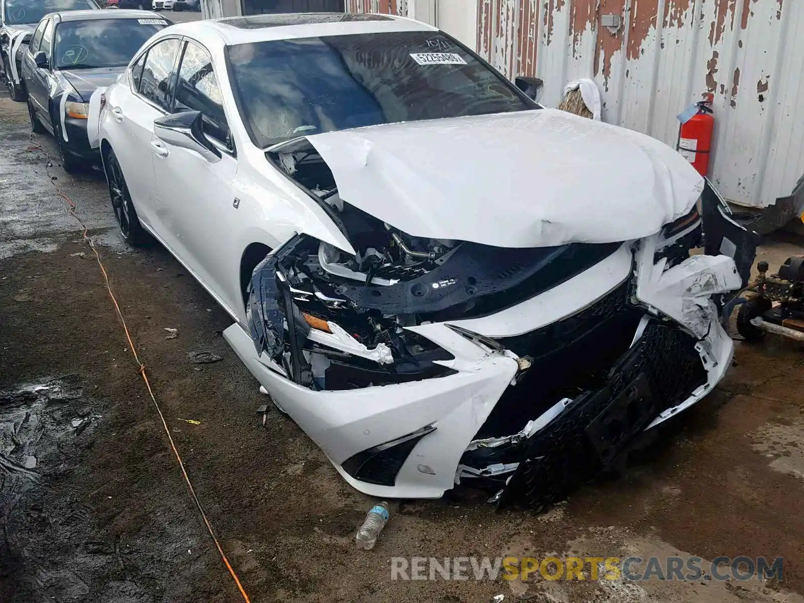 1 Photograph of a damaged car 58ABZ1B18KU009491 LEXUS ES350 2019