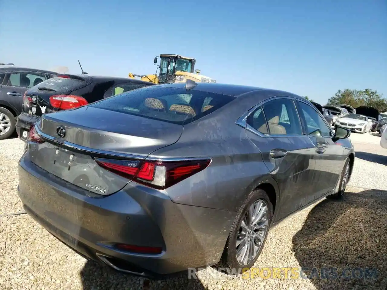 4 Photograph of a damaged car 58ABZ1B18KU018465 LEXUS ES350 2019