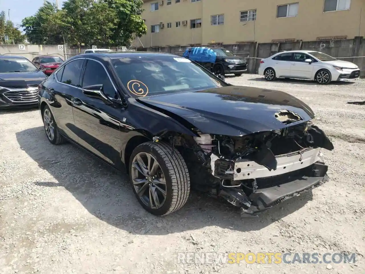 1 Photograph of a damaged car 58ABZ1B18KU018742 LEXUS ES350 2019