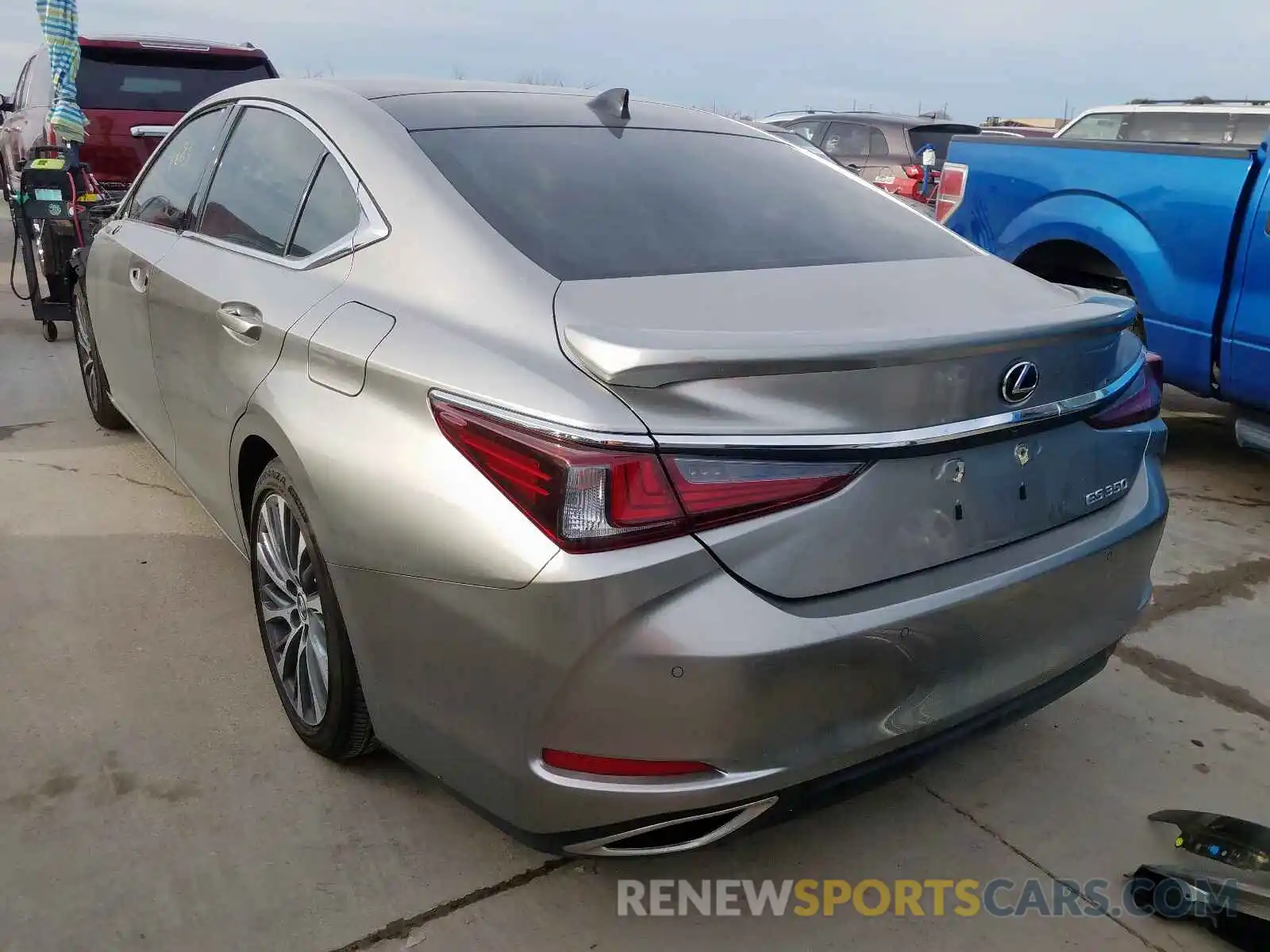 3 Photograph of a damaged car 58ABZ1B18KU019504 LEXUS ES350 2019