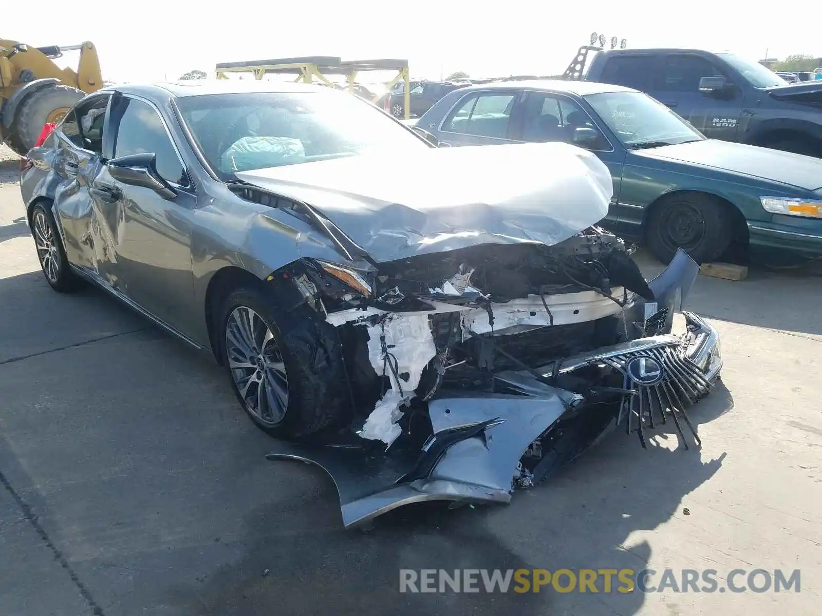 1 Photograph of a damaged car 58ABZ1B18KU020121 LEXUS ES350 2019