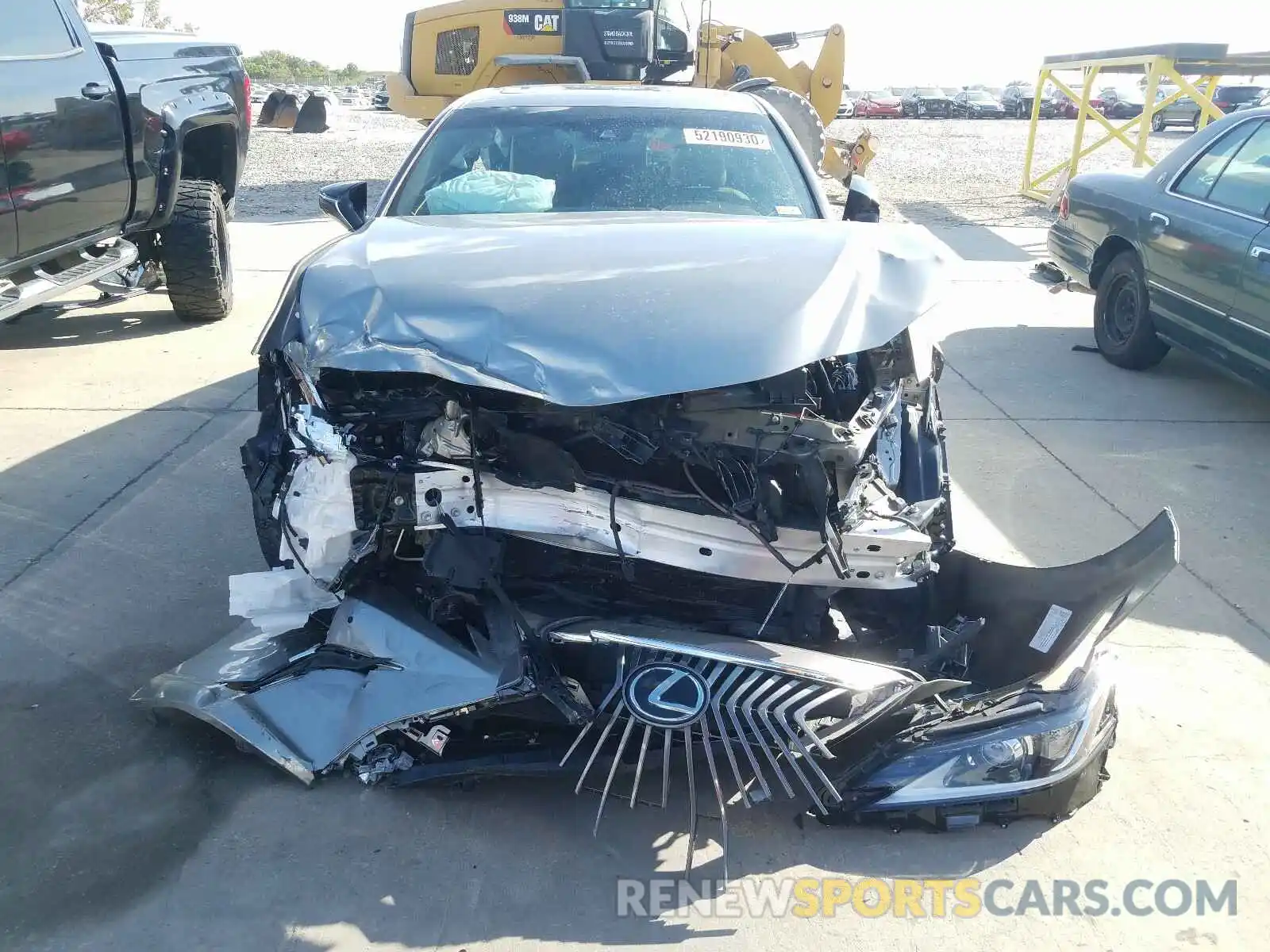 9 Photograph of a damaged car 58ABZ1B18KU020121 LEXUS ES350 2019