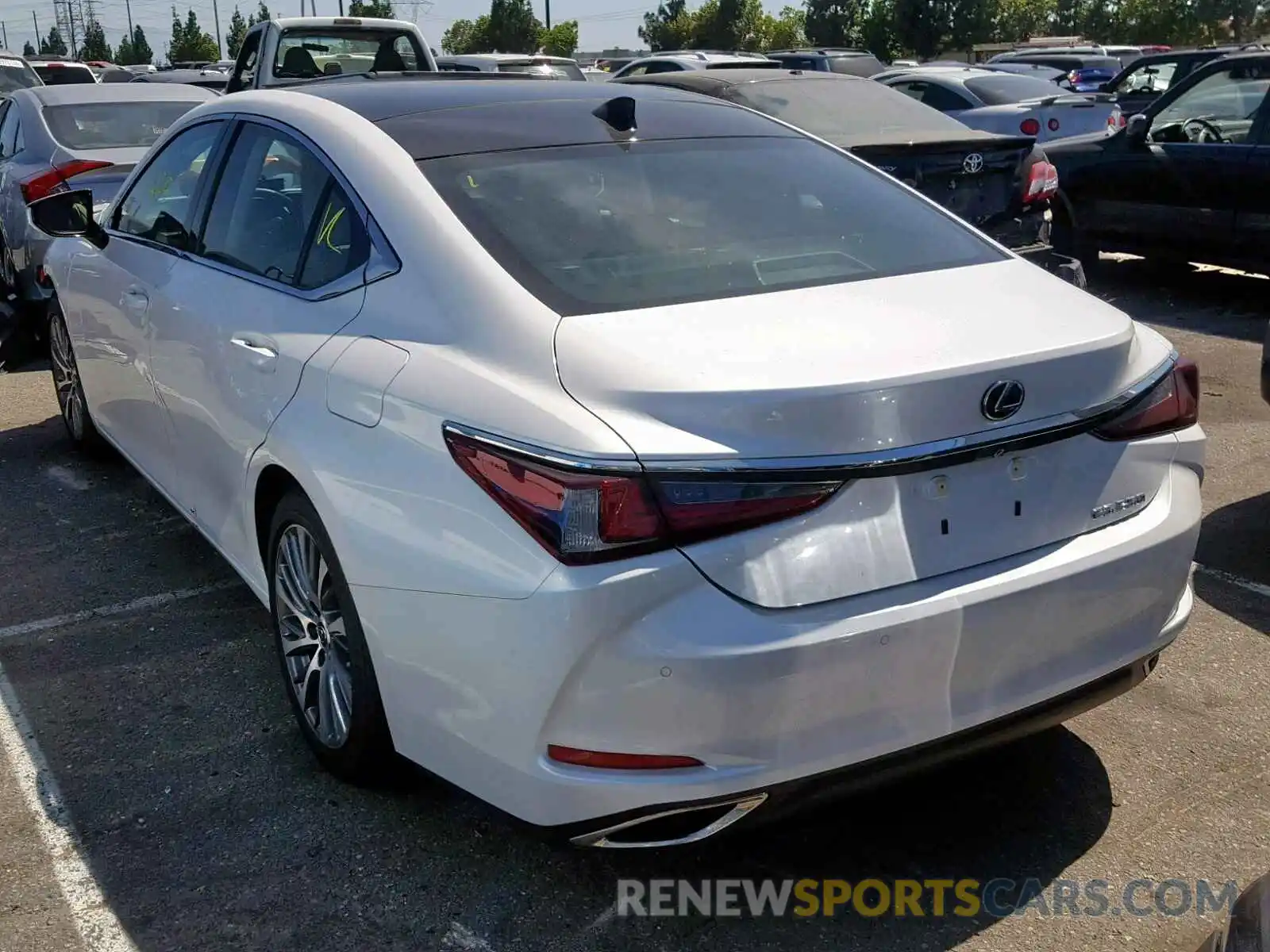 3 Photograph of a damaged car 58ABZ1B18KU020202 LEXUS ES350 2019