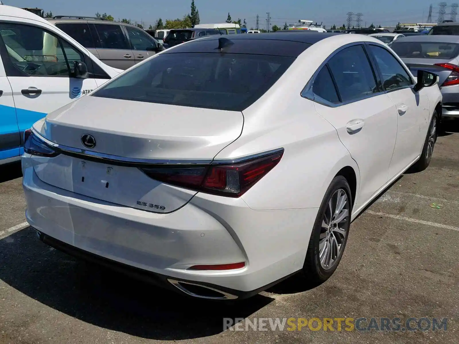 4 Photograph of a damaged car 58ABZ1B18KU020202 LEXUS ES350 2019