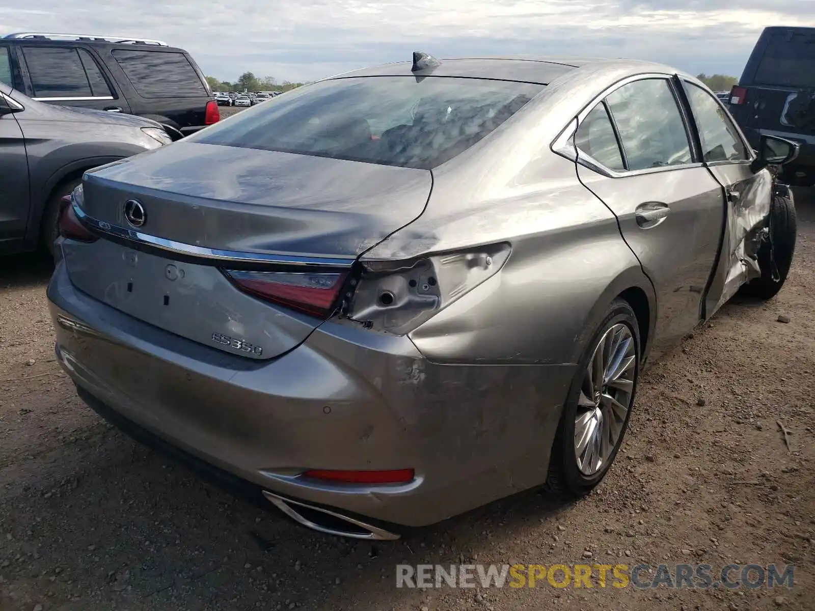 4 Photograph of a damaged car 58ABZ1B18KU021186 LEXUS ES350 2019