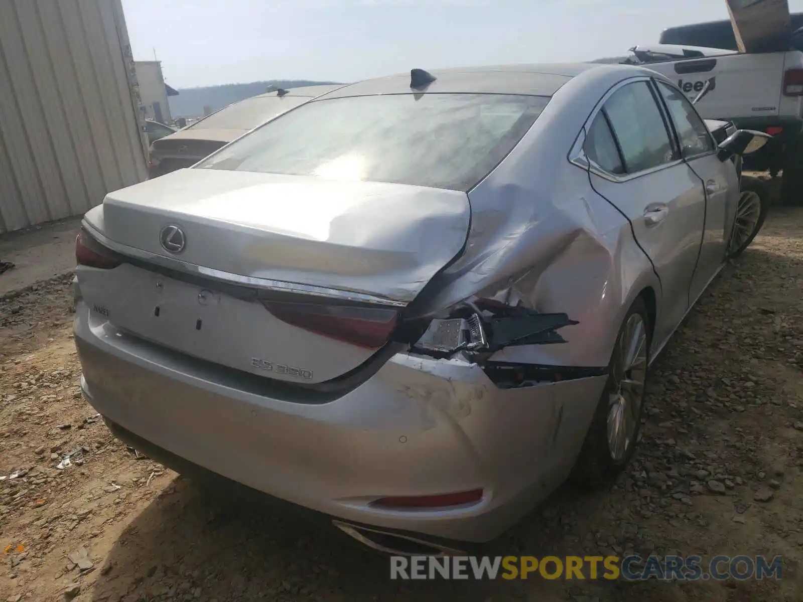 4 Photograph of a damaged car 58ABZ1B18KU022984 LEXUS ES350 2019