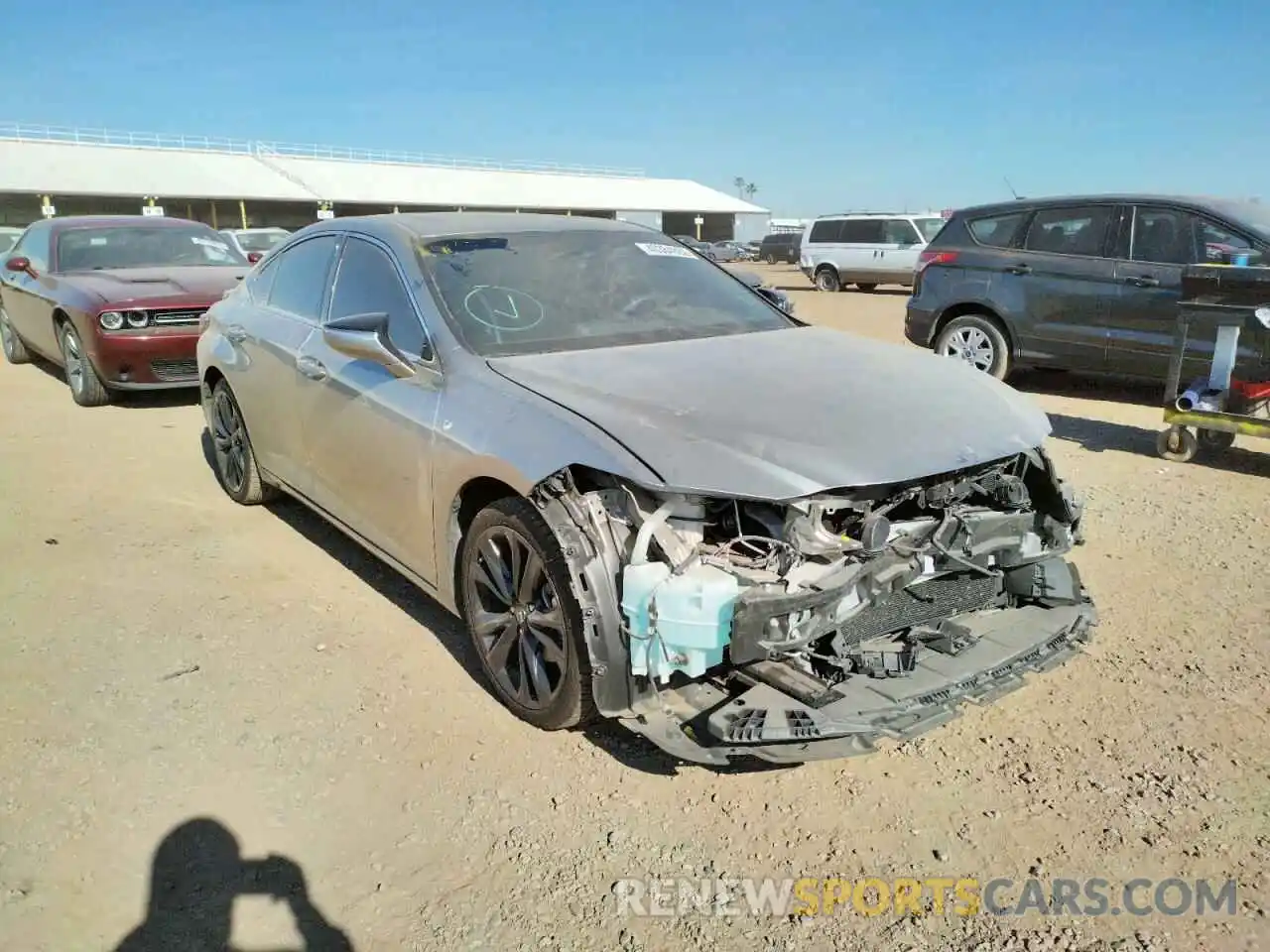 1 Photograph of a damaged car 58ABZ1B18KU028462 LEXUS ES350 2019