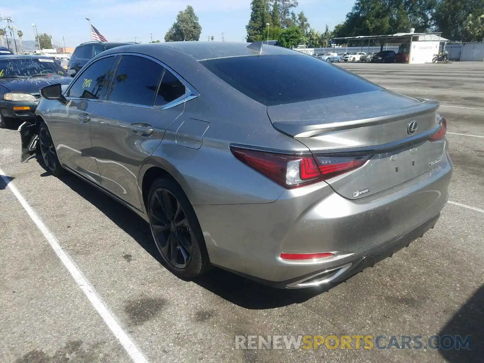 3 Photograph of a damaged car 58ABZ1B18KU028557 LEXUS ES350 2019